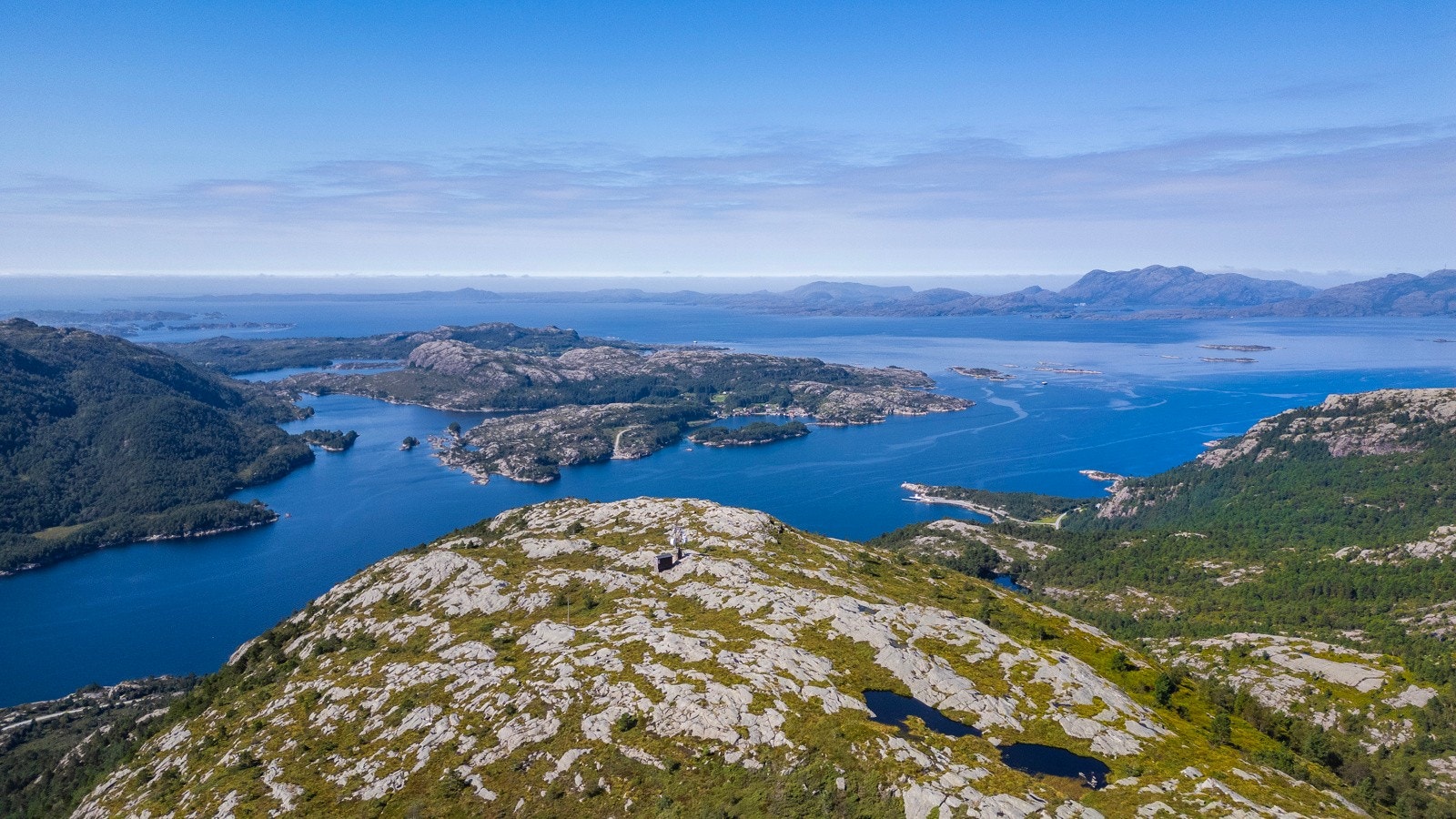 Mot vest Galleribilde