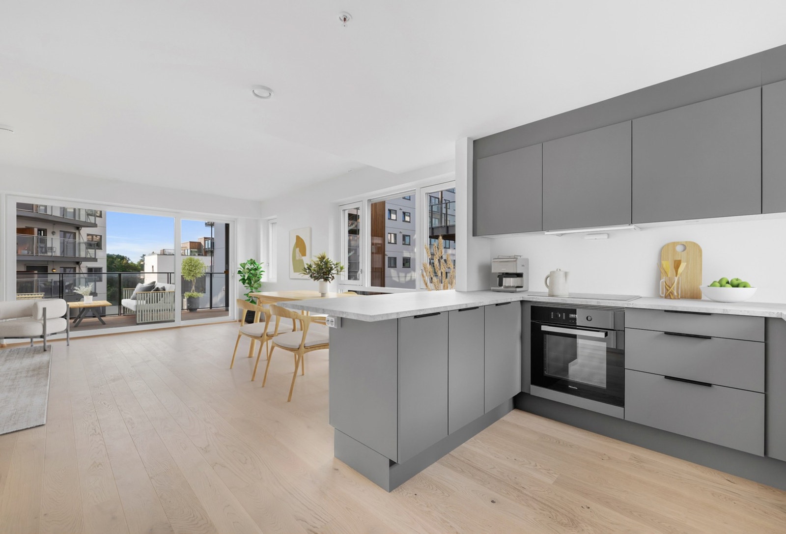 Hjørneleilighet med gjennomlys og moderne løsninger. Oppgradert kjøkken fra HTH. Galleribilde