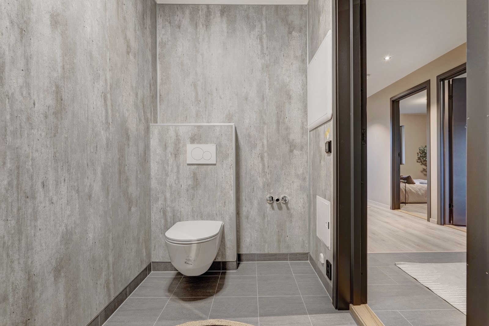 Toalett på vaskerom! Vask blir montert ved siden av. Galleribilde