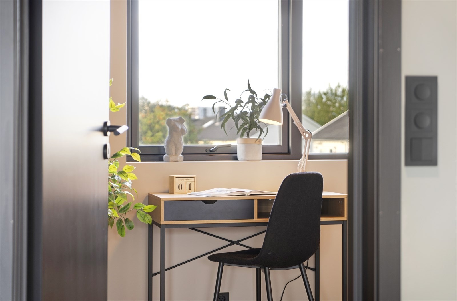 Fra stuen har man tilkomst til et soverom. Galleribilde