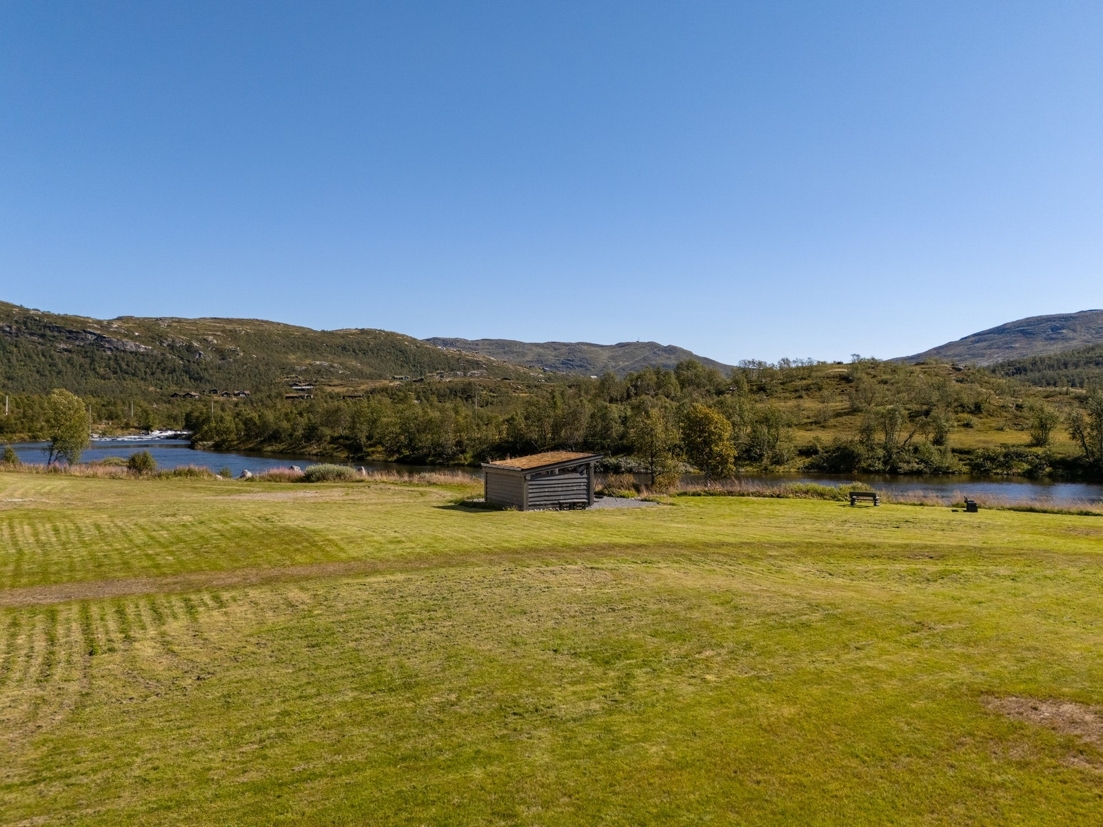Gapahuk med bålpanne Galleribilde