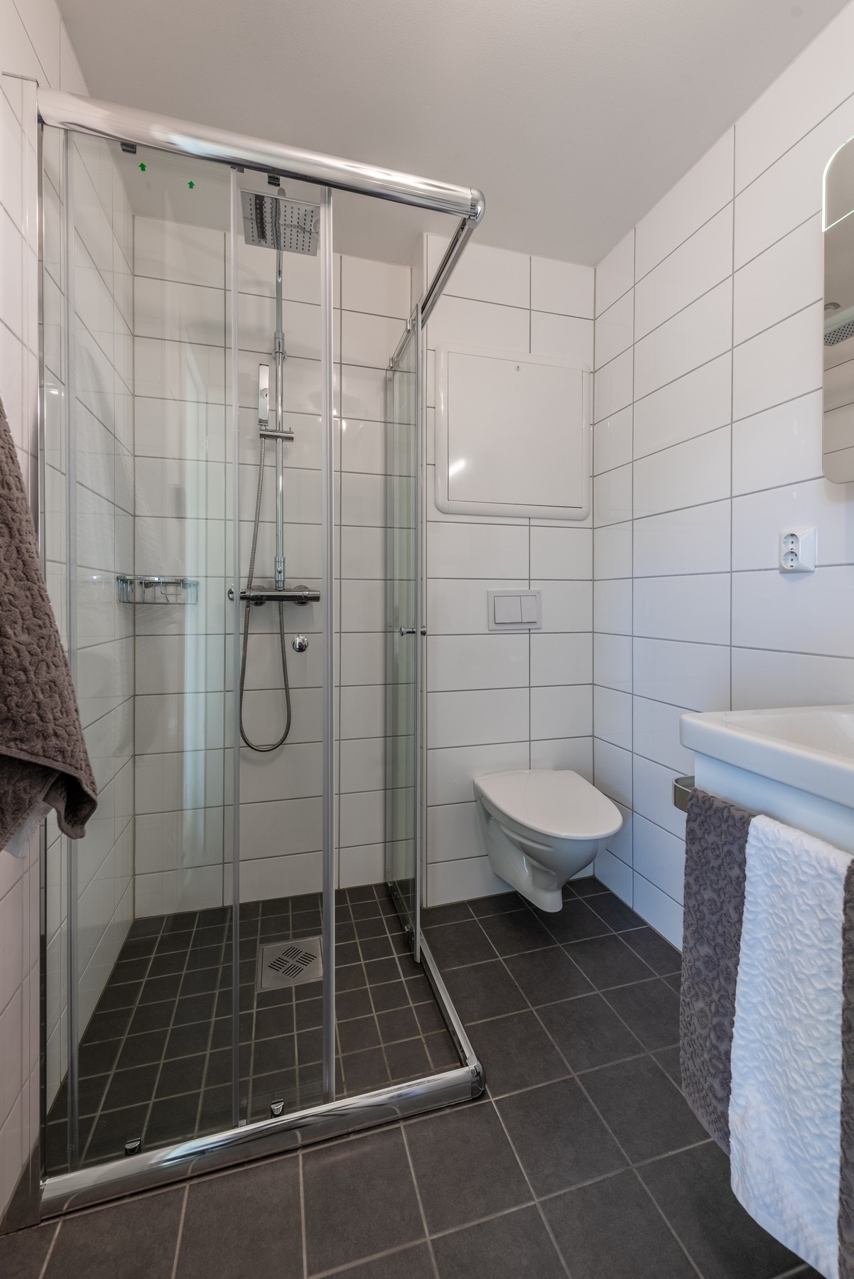 Flislagt bad med varmekabler i gulv Galleribilde