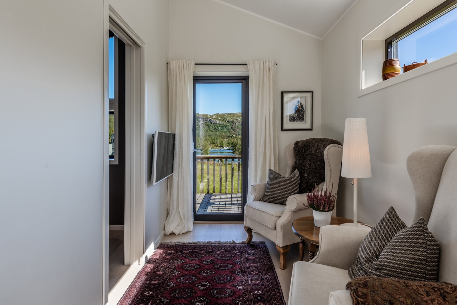 Koselig krok med godstoler - perfekt å krype opp i, med en god bok Galleribilde