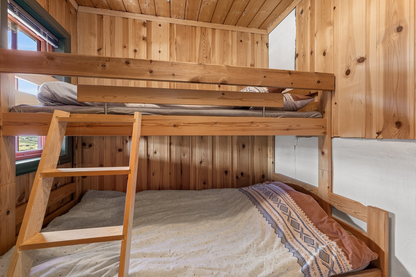 Soverom med familiekøye. Galleribilde