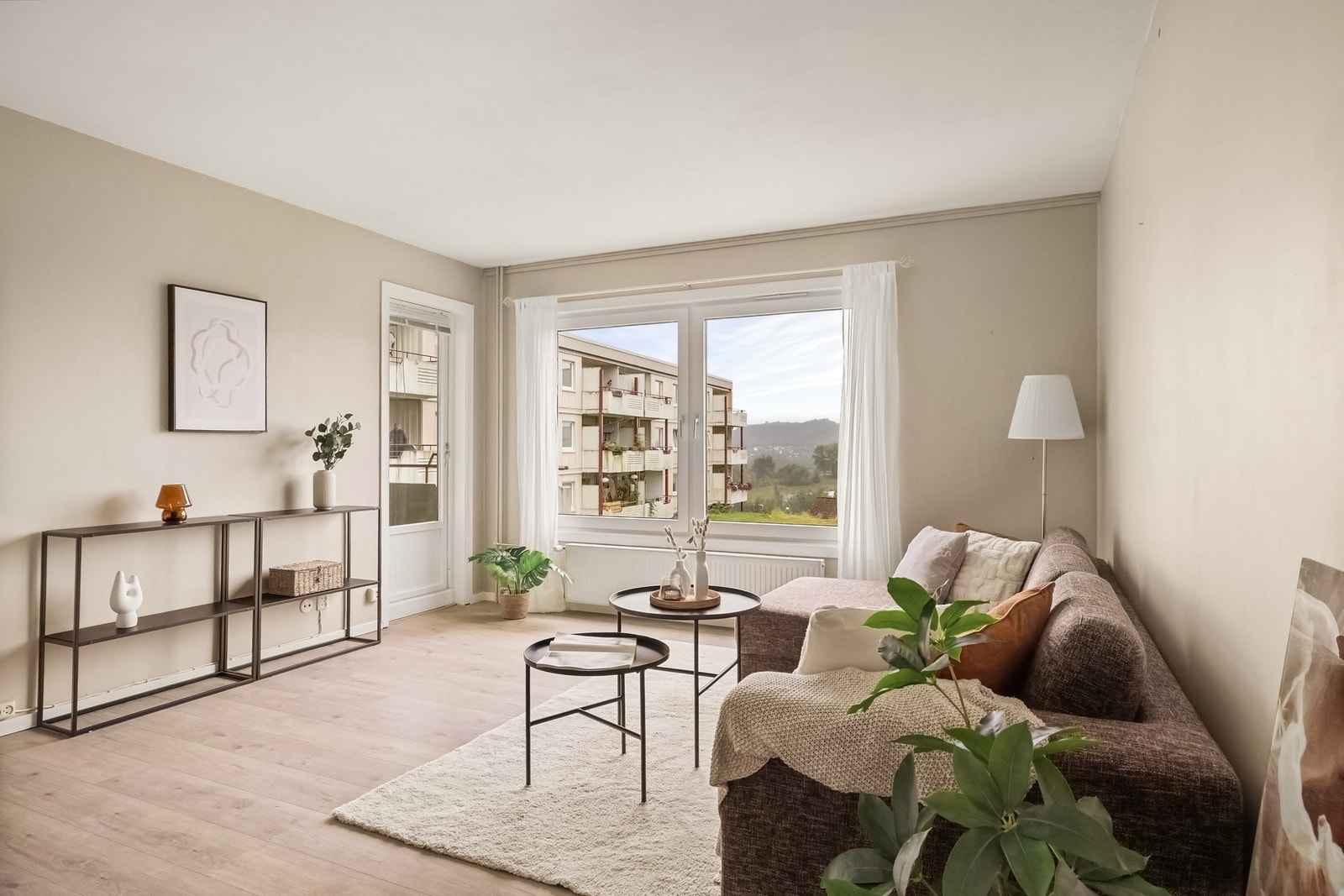 Oppvarming ved radiator i stue er inkludert i felleskostnadene Galleribilde