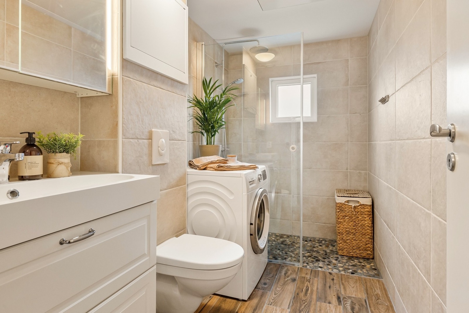 Badet i leiligheten ble pusset opp i 2019 i regi av borettslaget Galleribilde