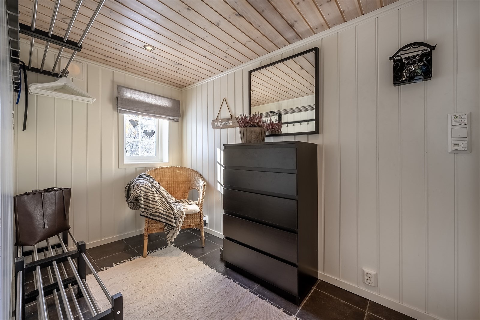 Vindfang med gulvvarme og garderobeplass Galleribilde