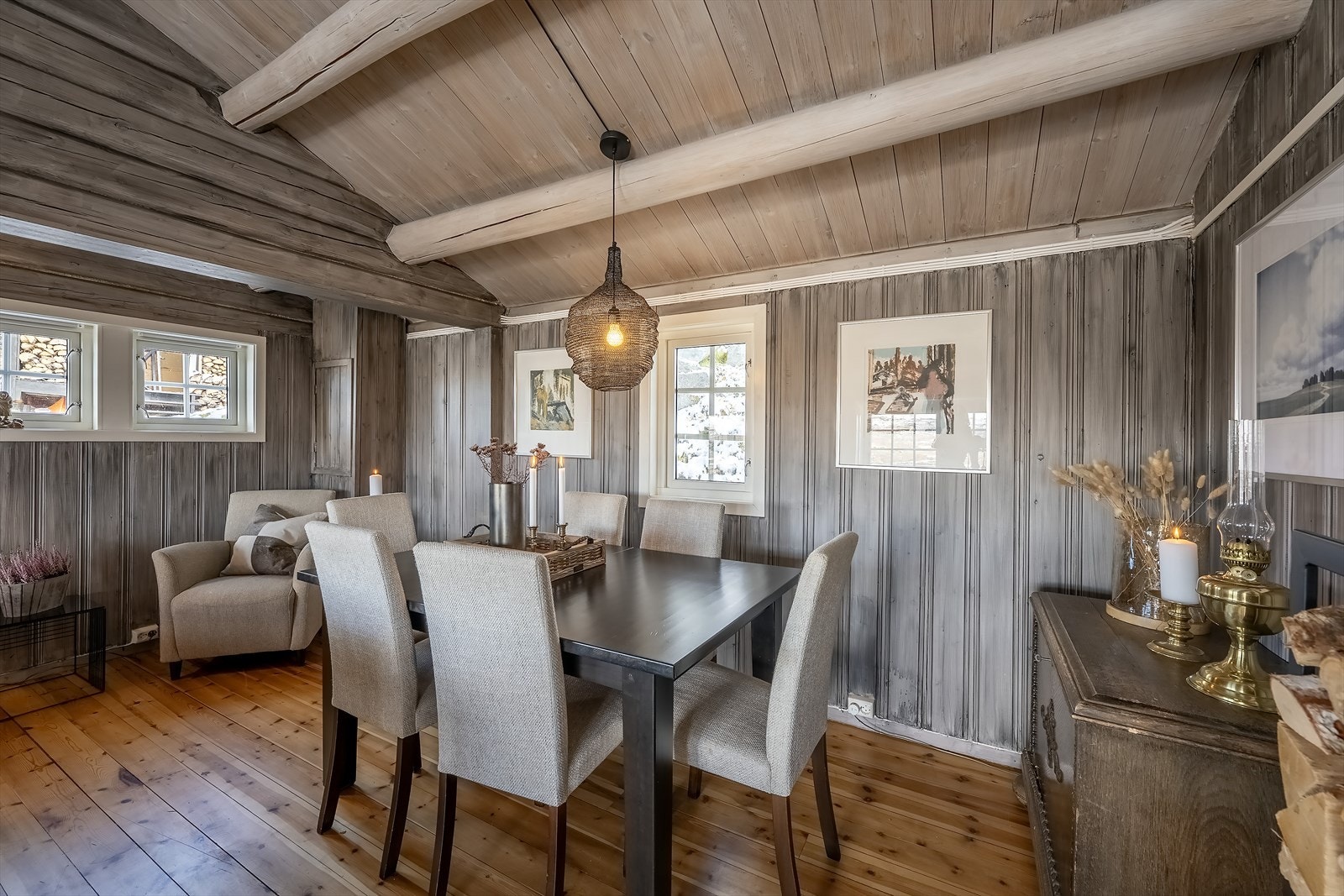 Her er det også god plass til spisebord Galleribilde