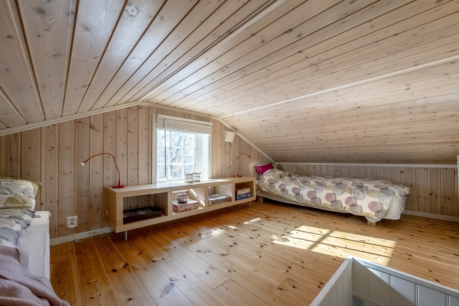 Hemsen er innredet med sengeplasser Galleribilde