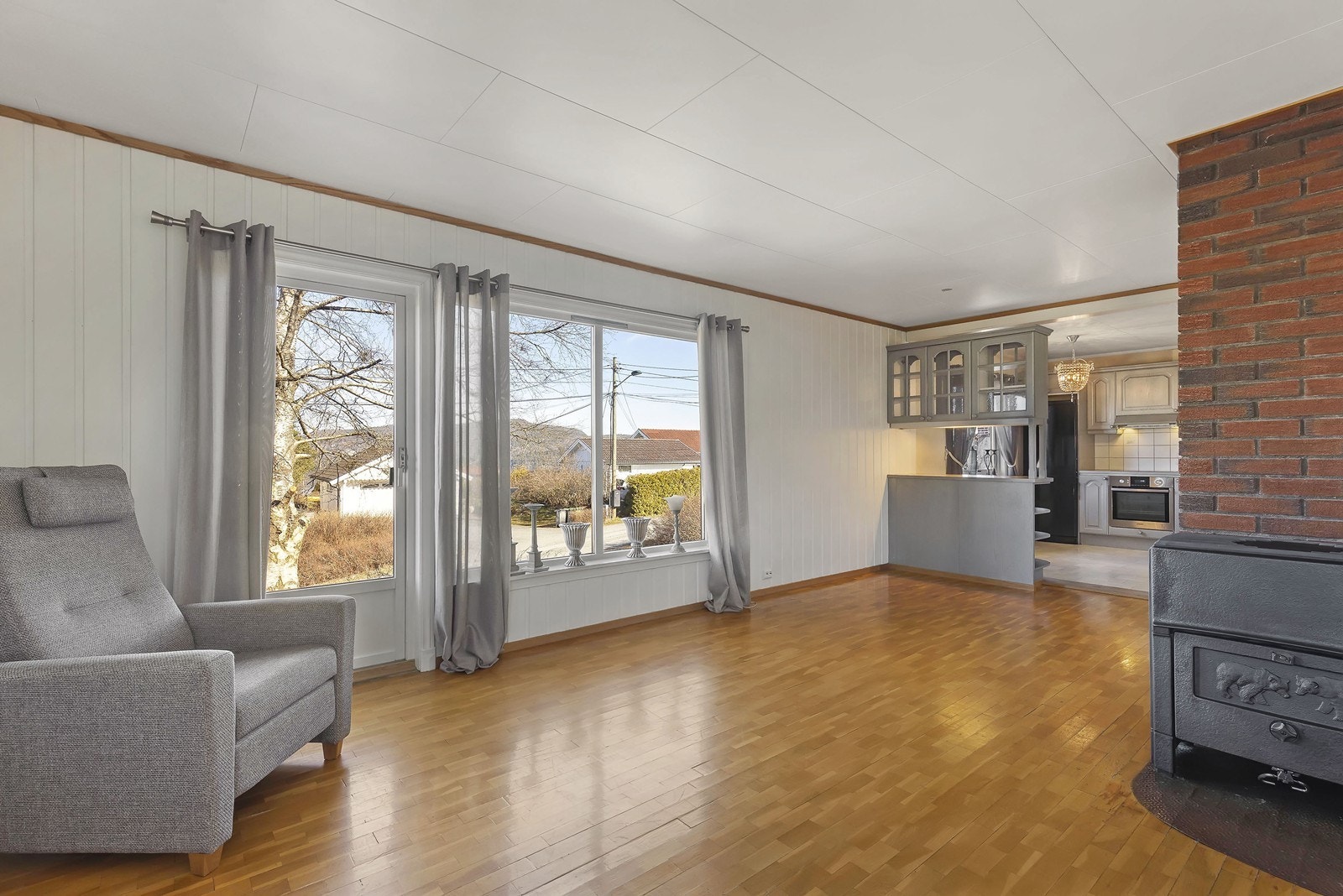 Stue med åpen kjøkken løsning Galleribilde