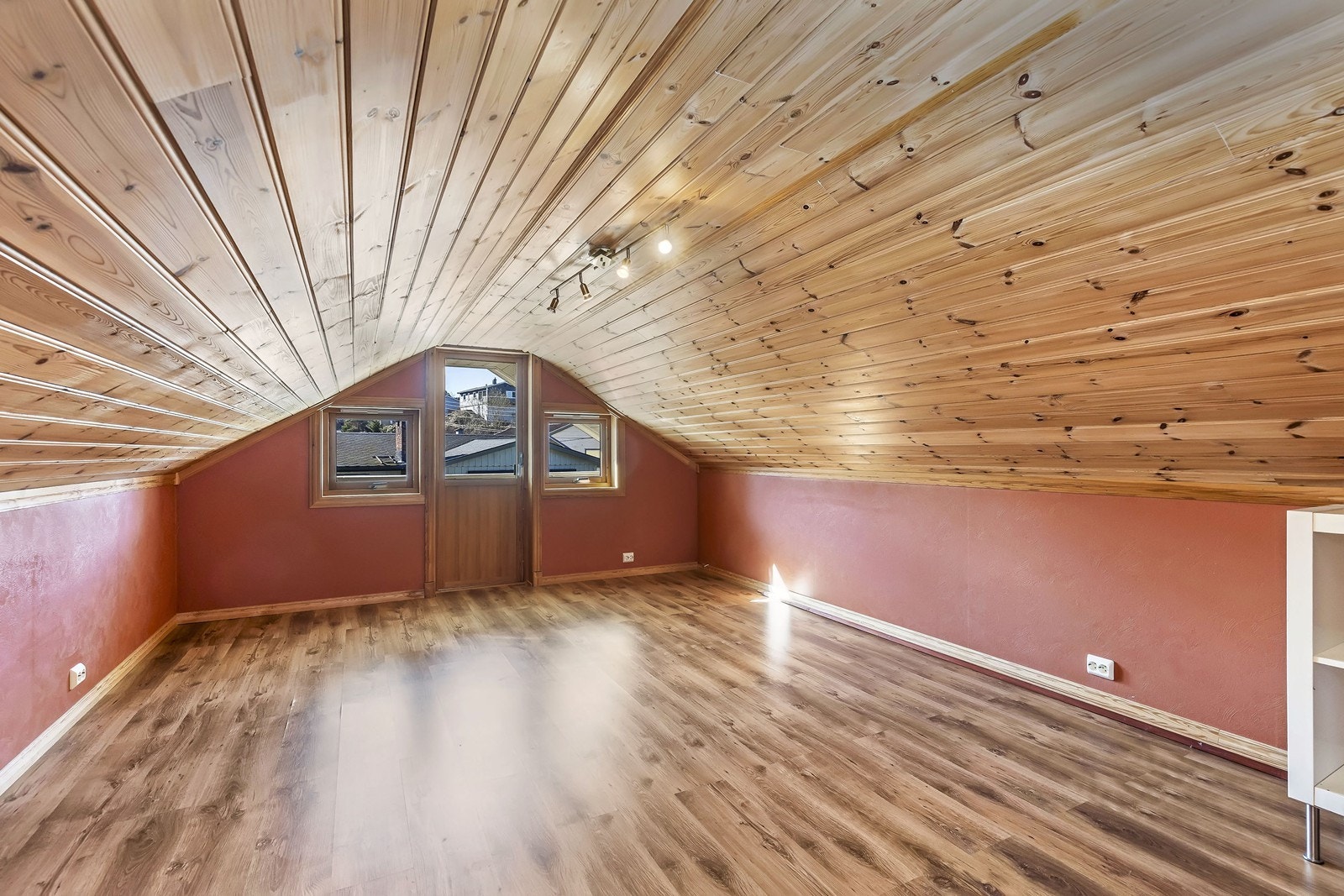 Loftstue - 2 etg. med utgang balkong Galleribilde