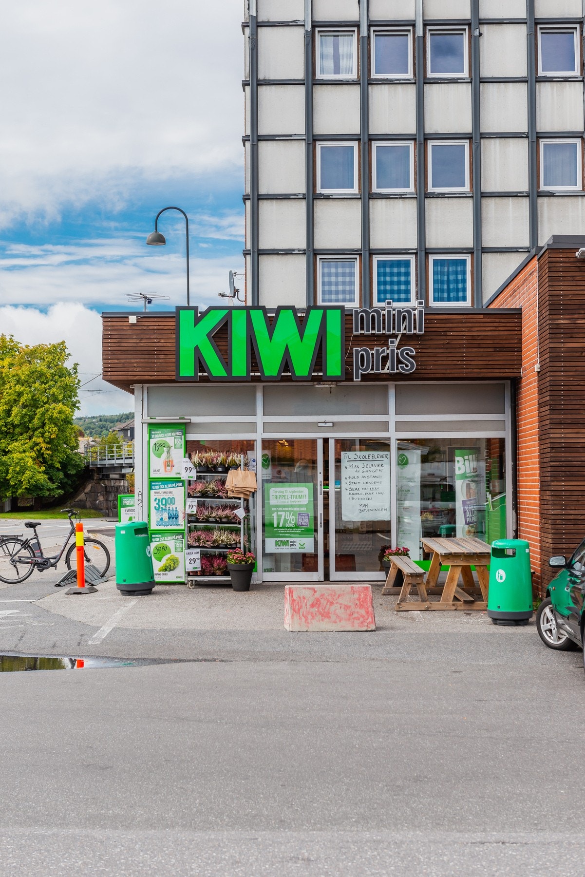 Kiwi på Torstrand ligger kun noen få minutters gange unna. Galleribilde