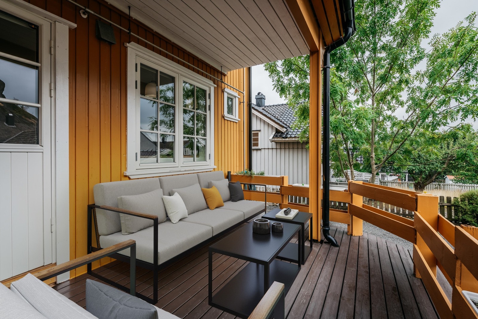 Leiligheten har en deilig uteplass på ca 11 kvm. Den ligger vestvendt og har fine solforhold. Galleribilde