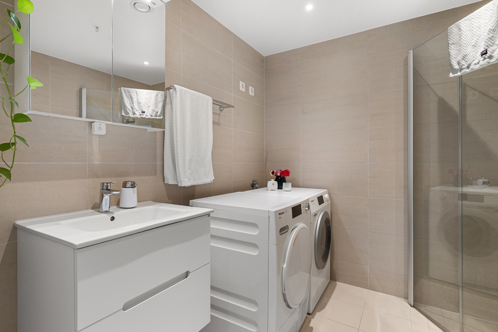 Balansert ventilasjon og vannbåren gulvvarme. Galleribilde