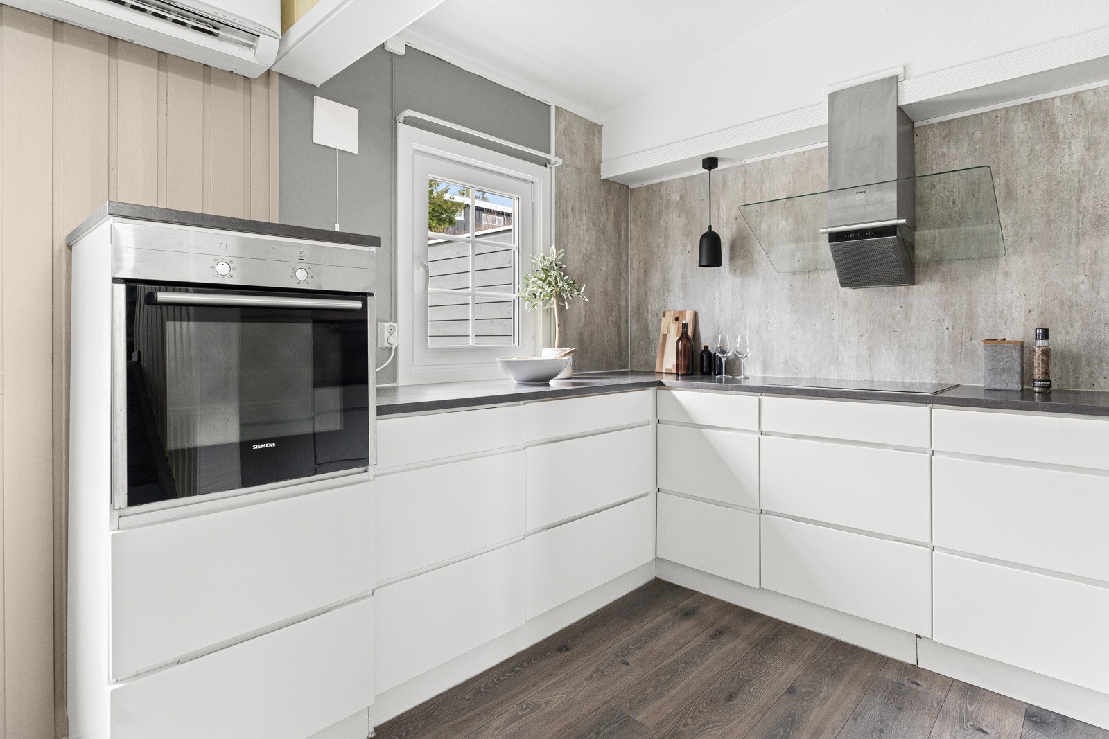 Det er gode løsninger og godt med benkeplass. Galleribilde