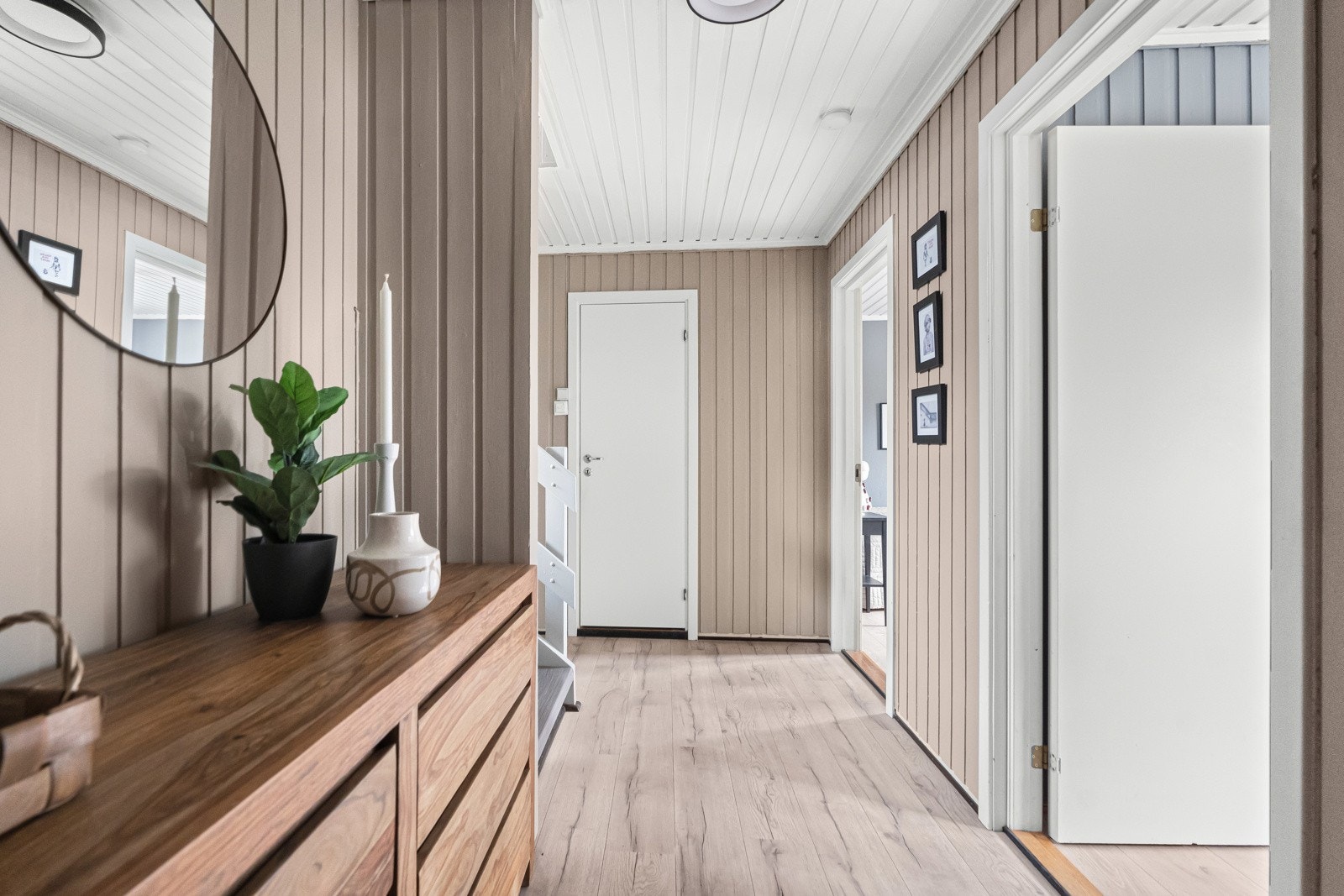 Her er det god plass til ulike oppbevaringsløsninger. Galleribilde