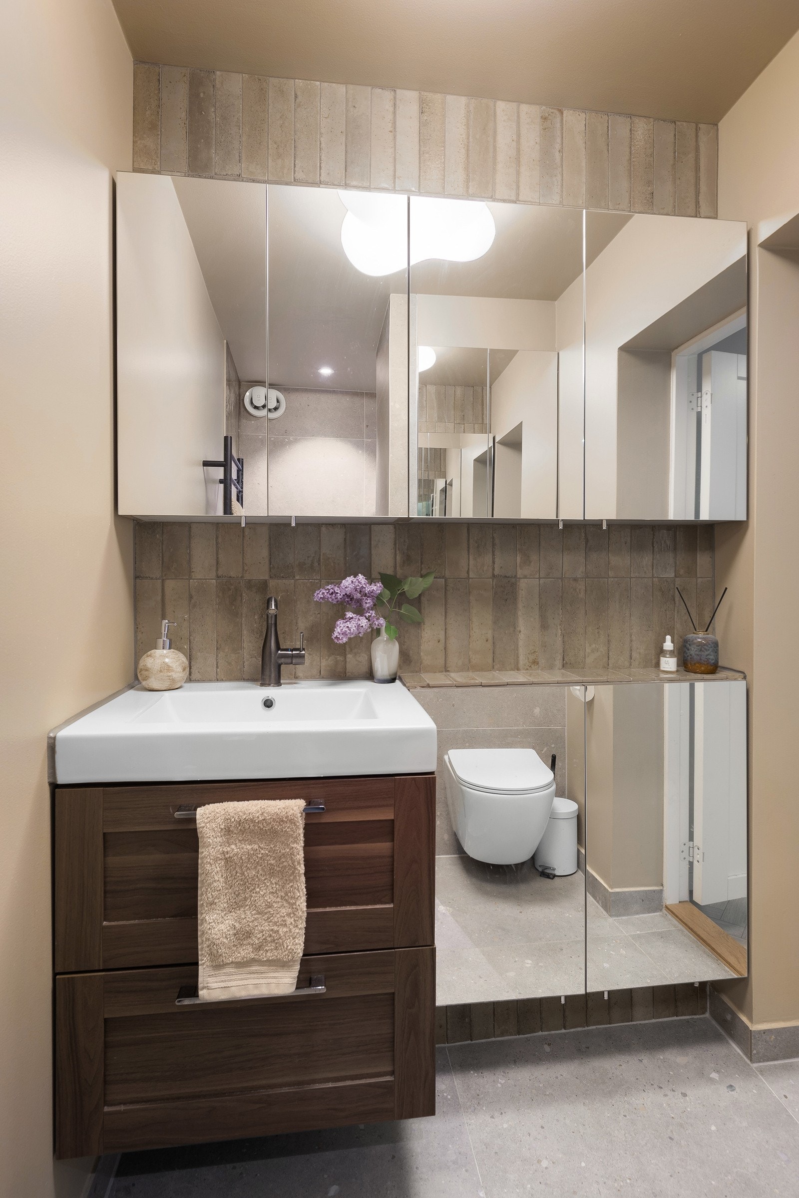 Badet ble oppgradert i 2022. Tilhørende soilrør ble også tatt i regi av sameiet samme årstall. Galleribilde