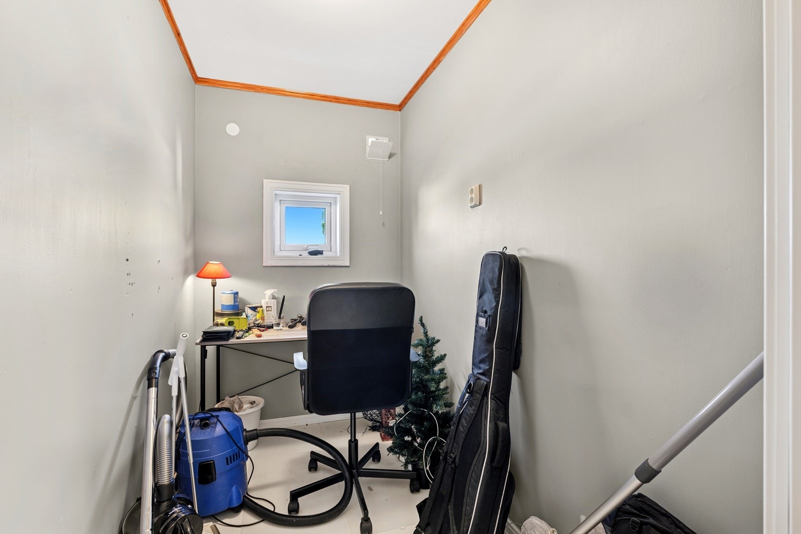Bod som også er brukt som kontor. Galleribilde
