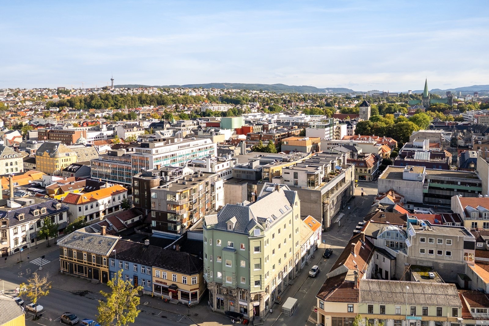 Beliggenheten er "Midt i hjertet" av Trondheim sentrum med alt av fasiliteter i umiddelbar nærhet. Galleribilde