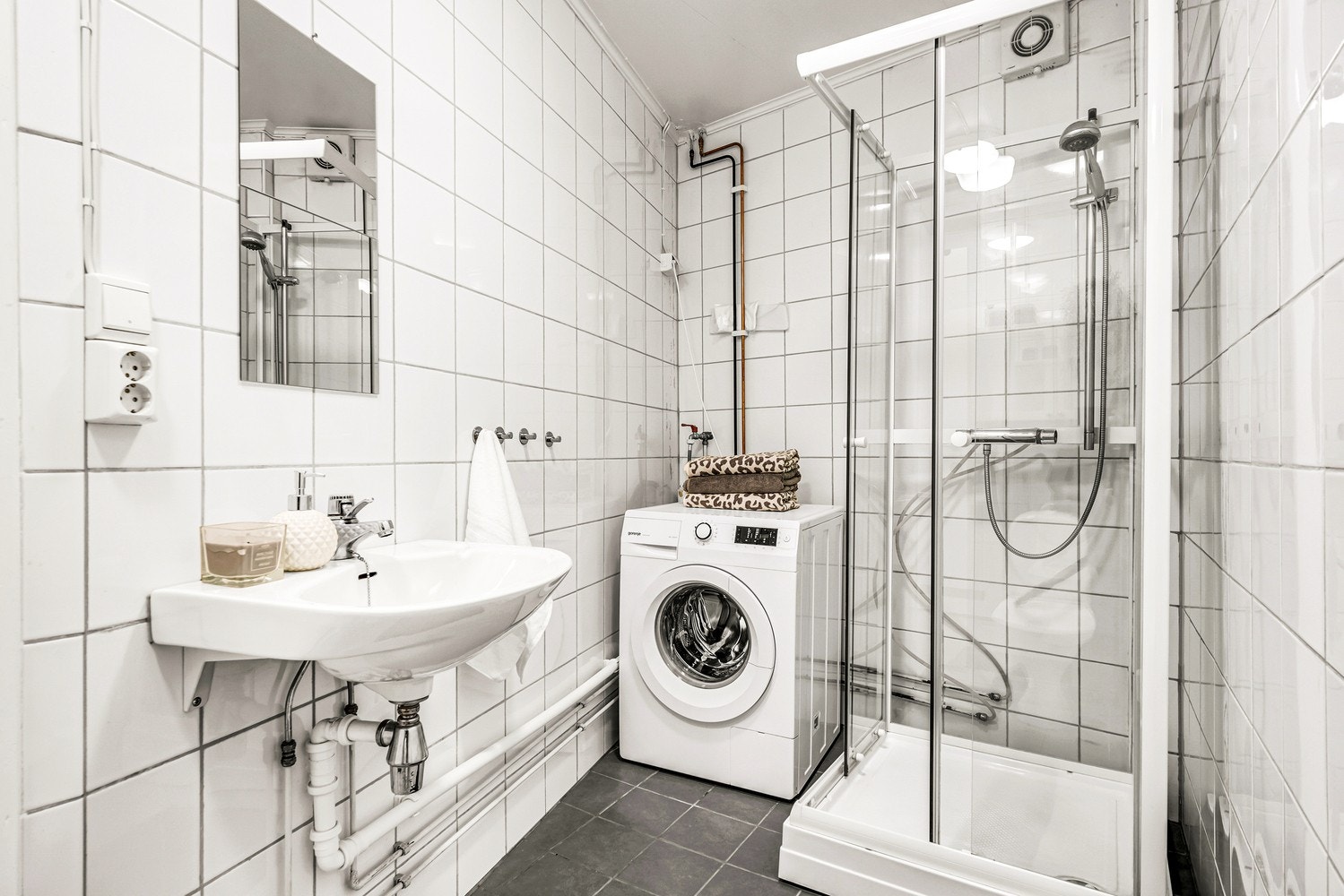 Flislagt baderom på 4,6 m². Galleribilde