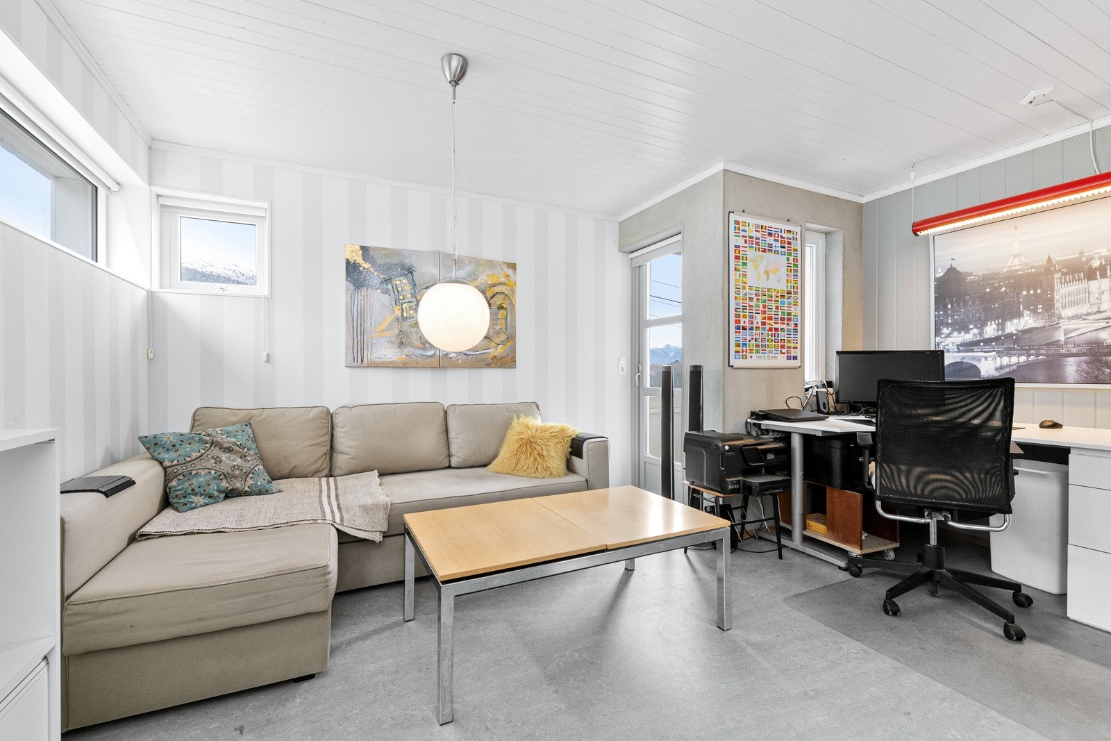 I hoveddelen er det et rom som i dag benyttes som kontor, kan også brukes som soverom, alt etter behov. Galleribilde