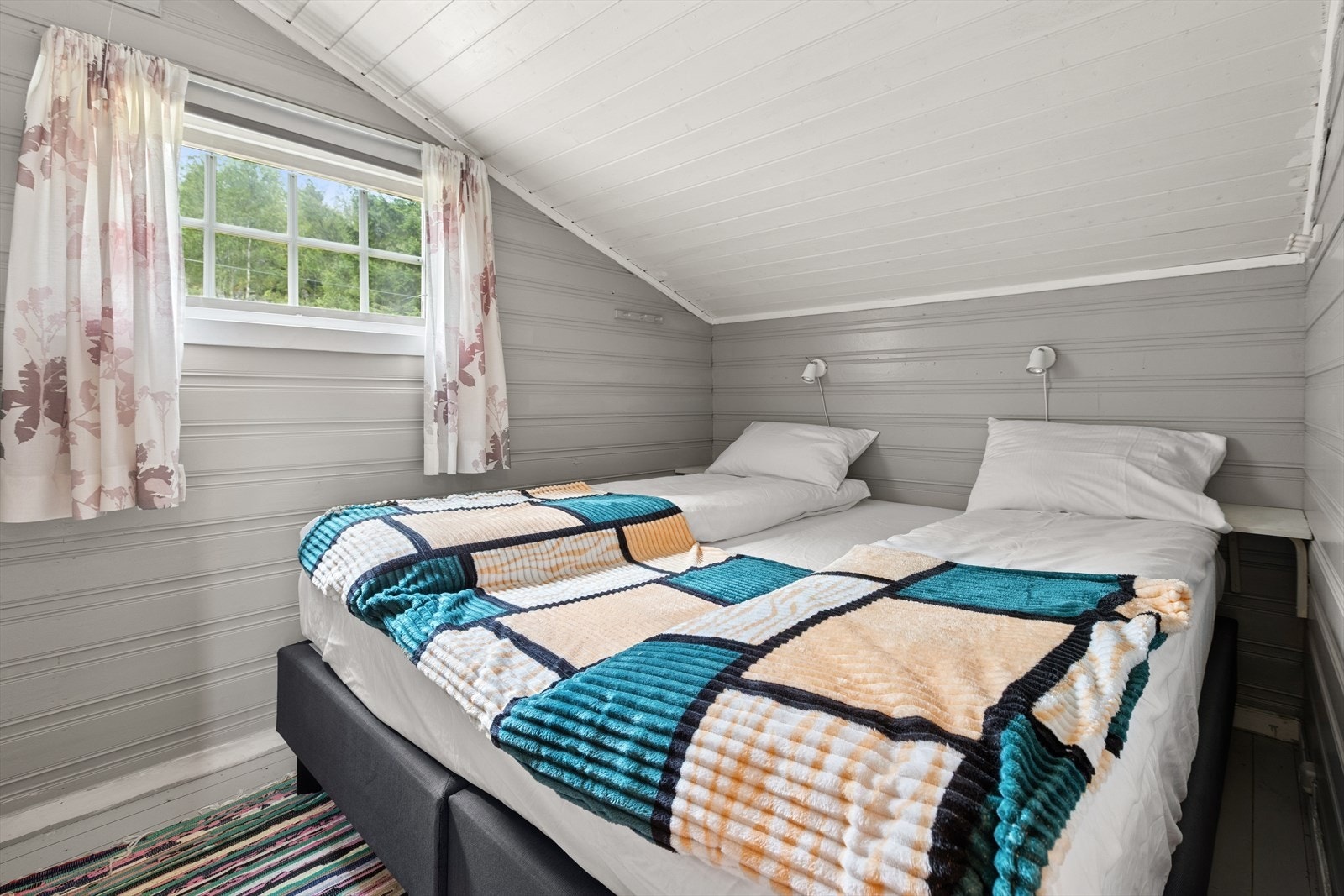 Dette rommet brukes i dag som soverom og ligger innenfor stuen. Galleribilde