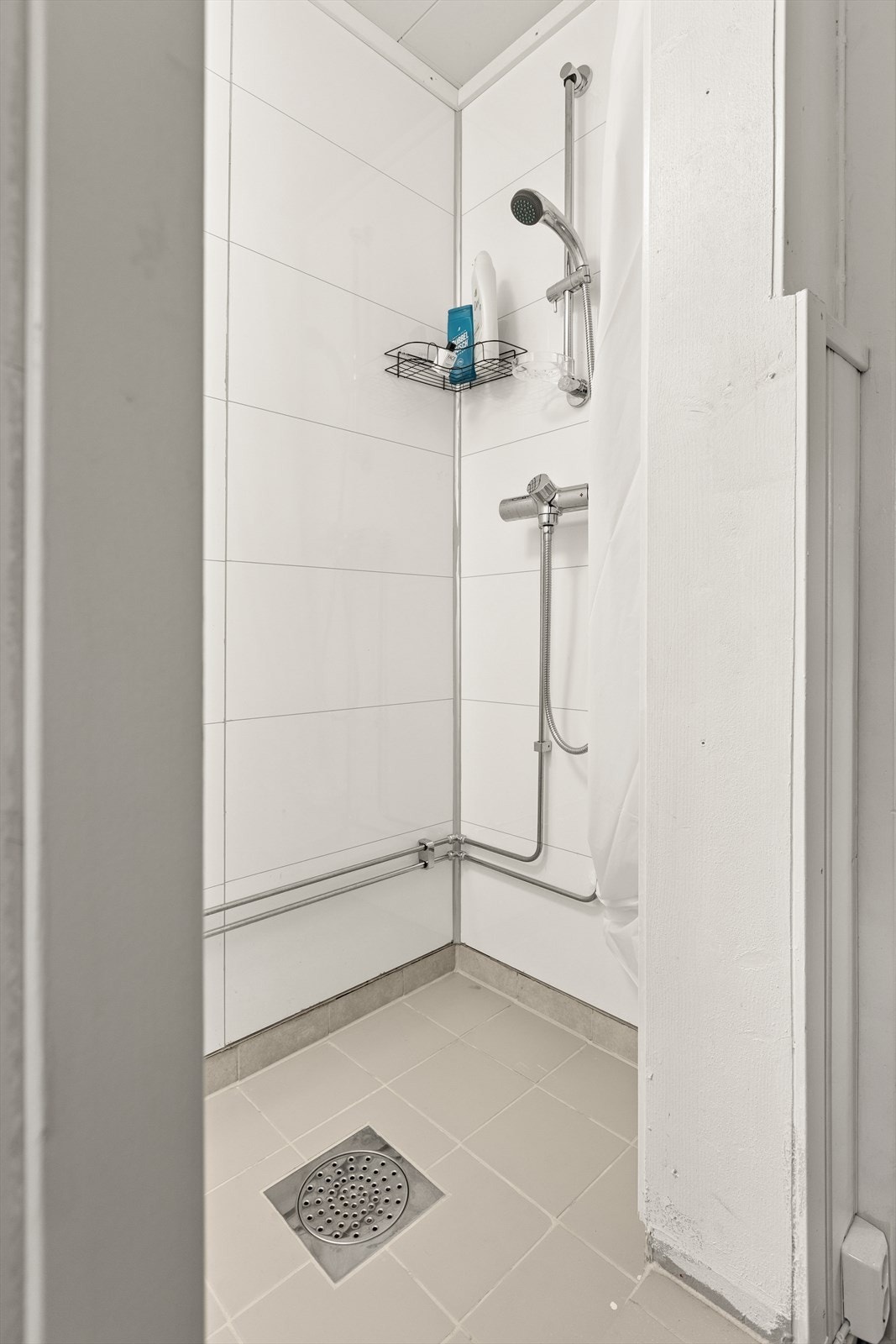 Dusjrommet ble pusset opp i 2024 av Borkenes sanitær & varme AS. Galleribilde