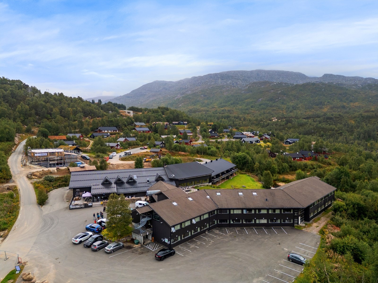 Høyfjellshotellet kan by på god mat og drikke. Her har man også tilgang til svømmebasseng. Galleribilde