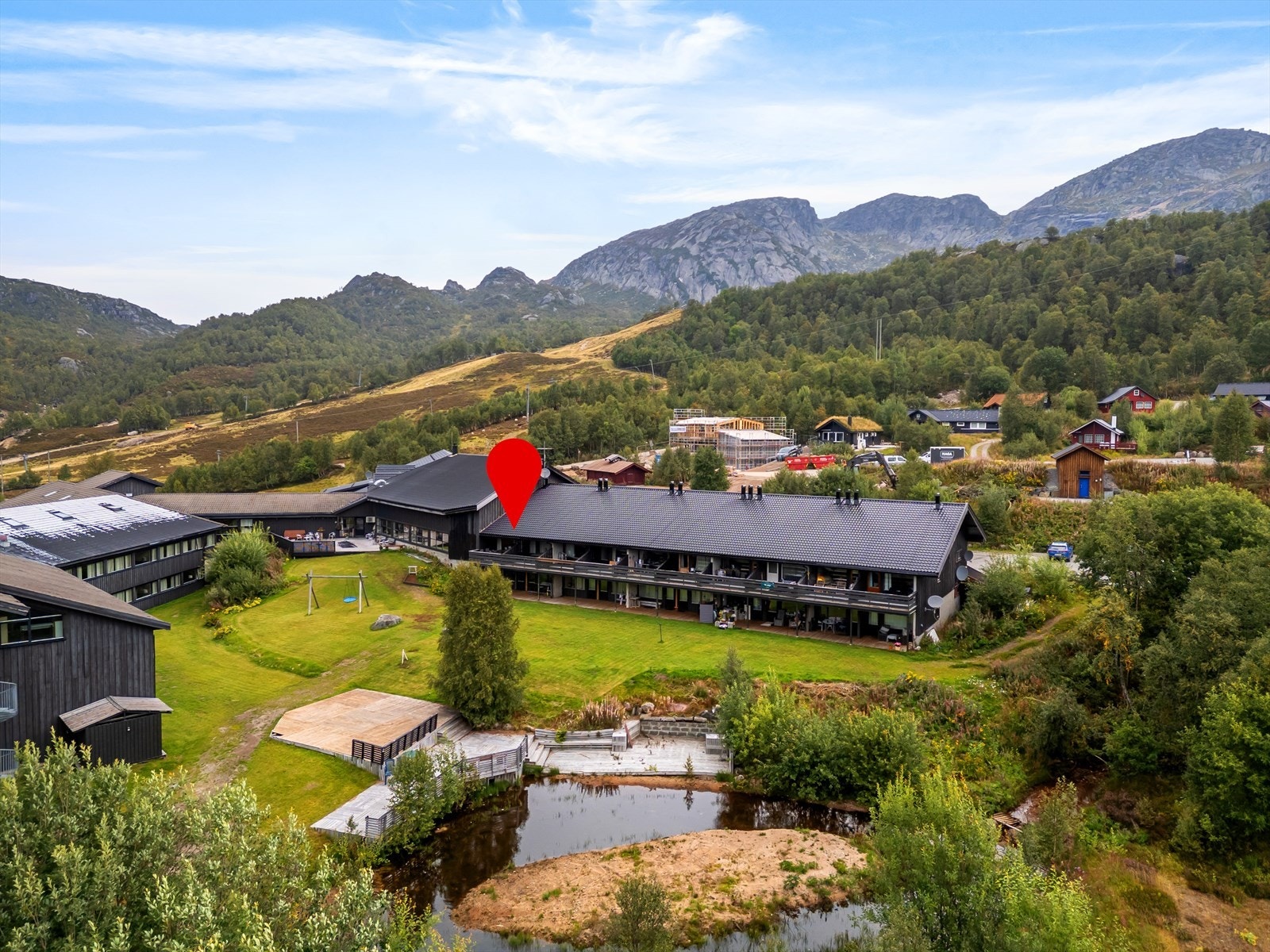 Leiligheten ligger på enden av leilighetkomplekset til Sirdal høyfjellshotell Galleribilde