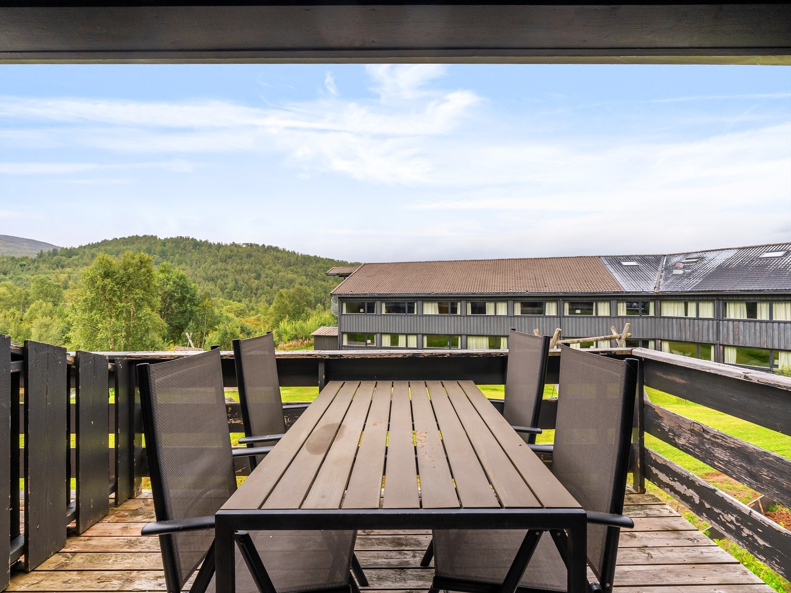 Delvis takoverbygg Galleribilde