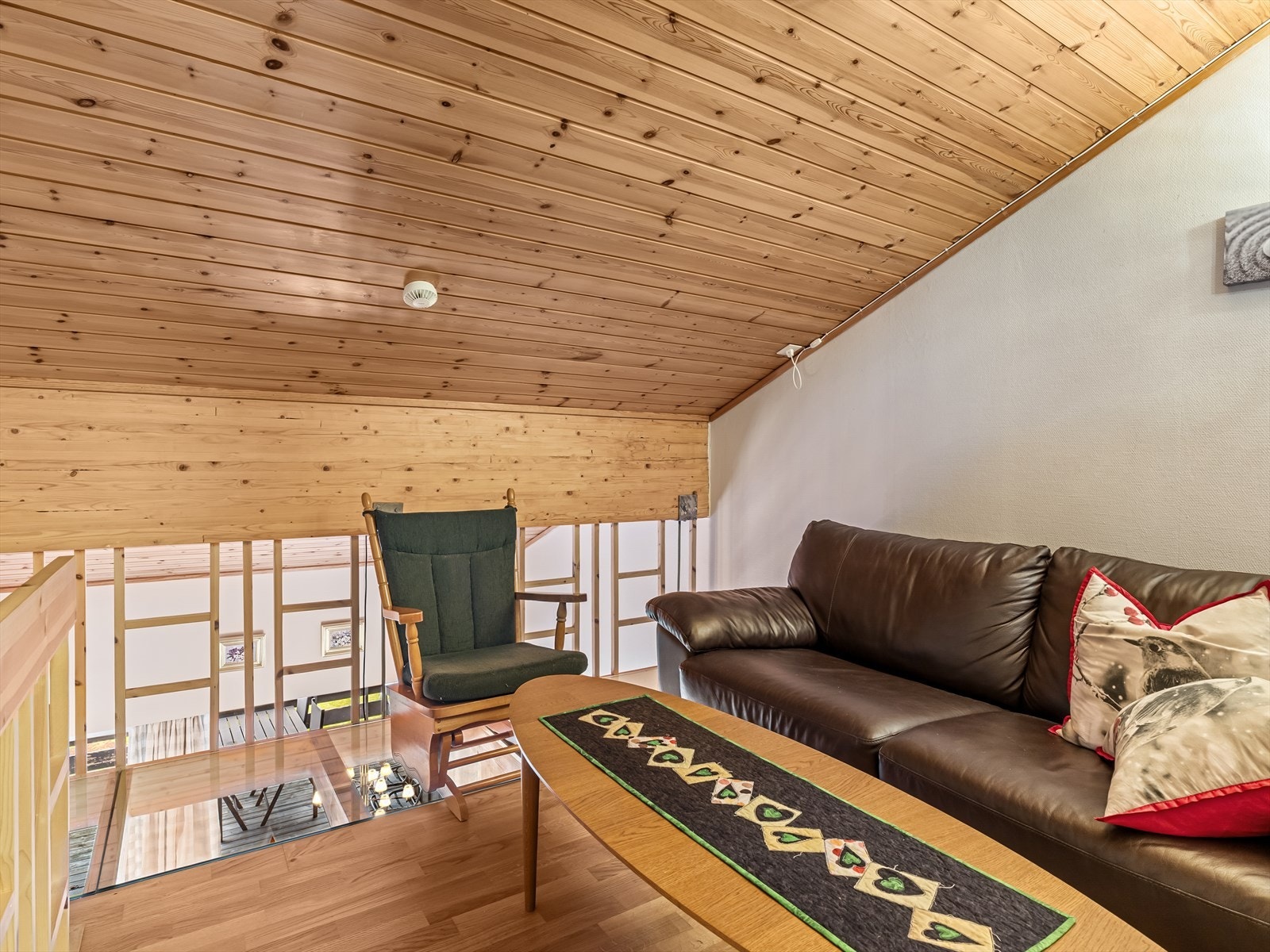 Hemsen er innredet med loftstue Galleribilde