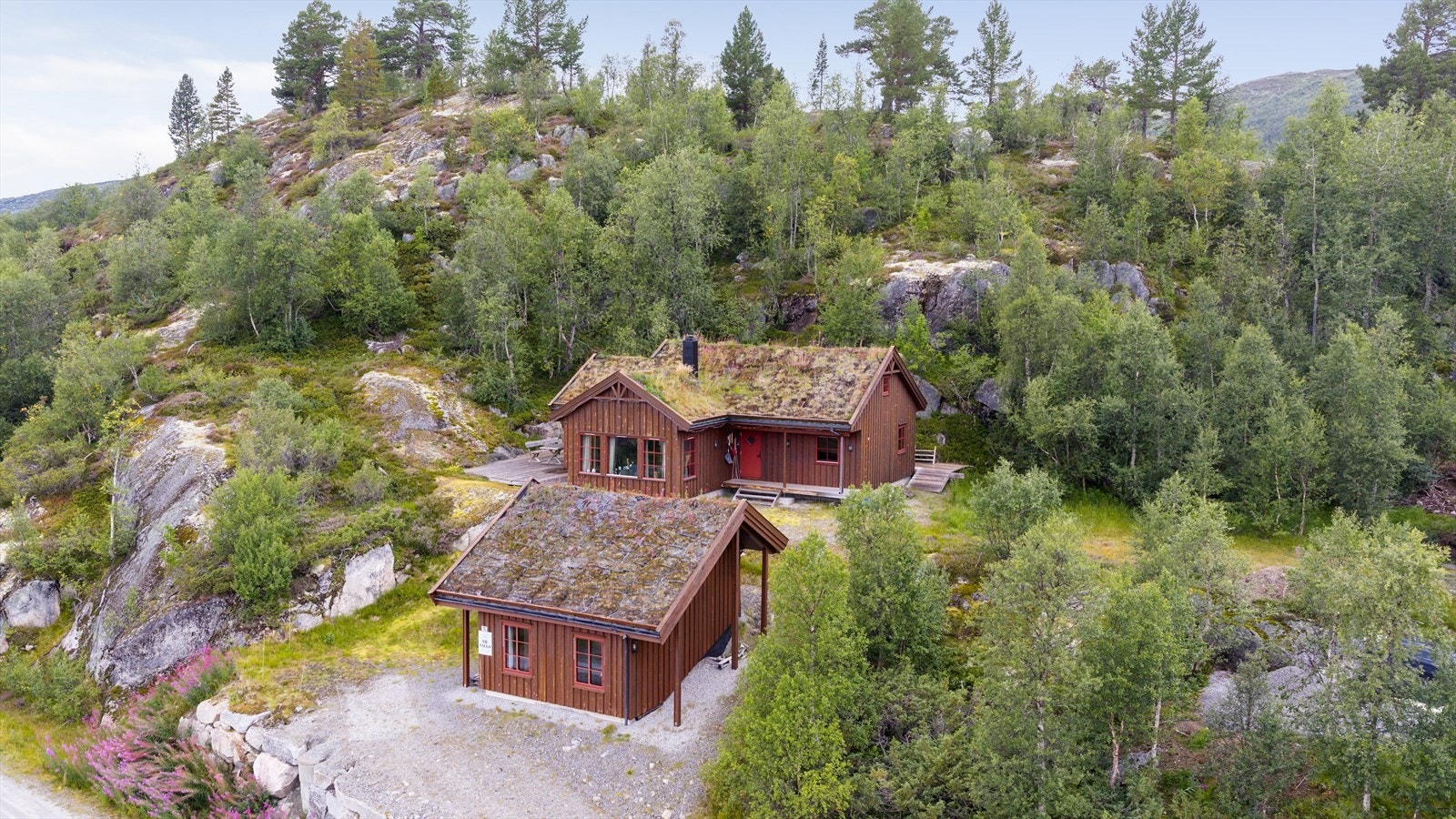 Eiendommen er svært innholdsrik med anneks Galleribilde