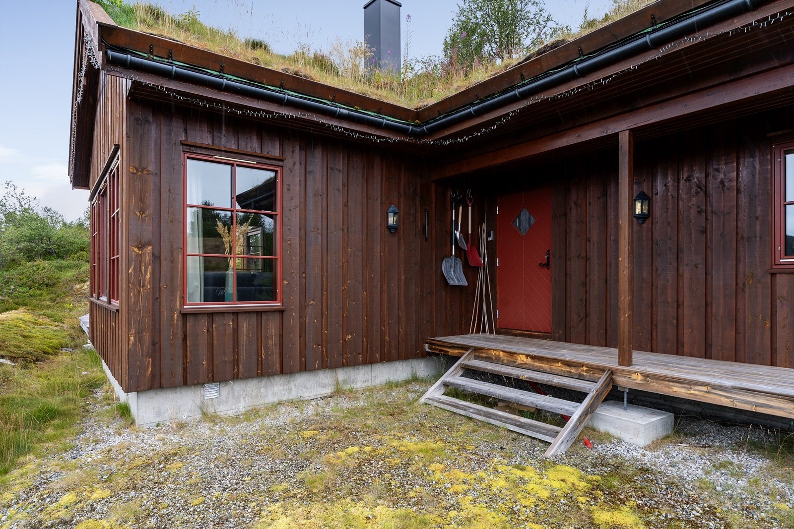 Overbygget og praktisk inngangsparti Galleribilde