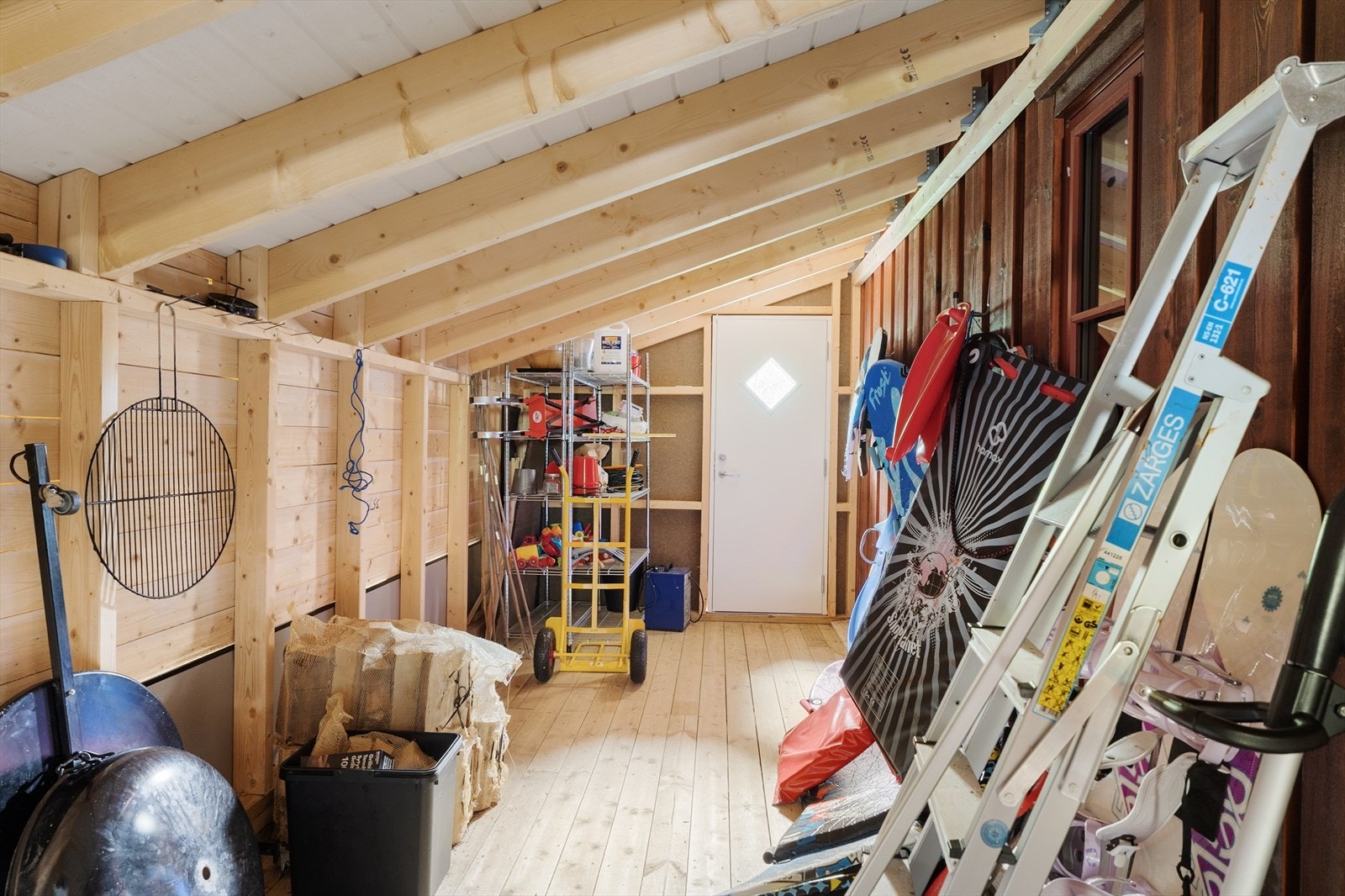 Sportsbod med god plass til oppbevaring Galleribilde