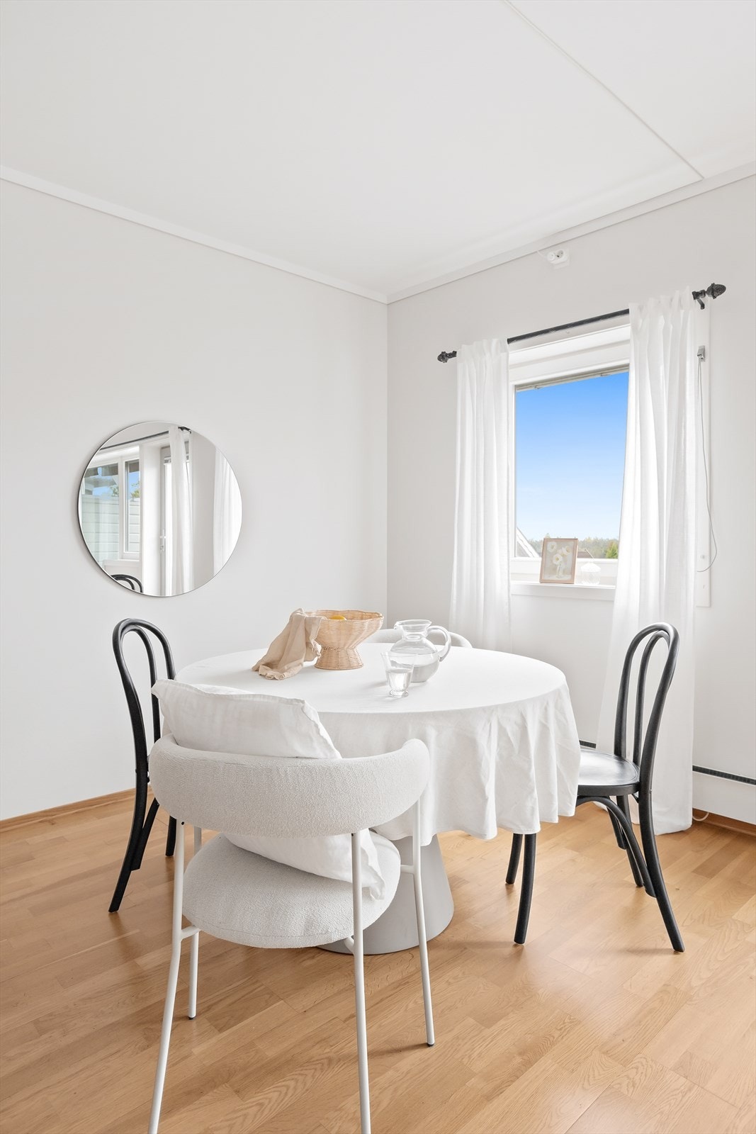 Plass til spisestue ved kjøkkenet Galleribilde