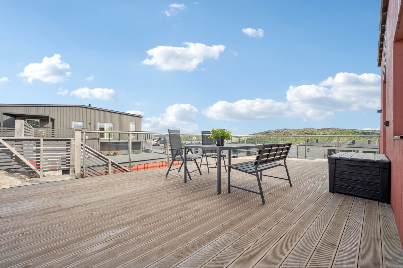 Her er det god plass til både grilling og sosiale sammenkomster Galleribilde