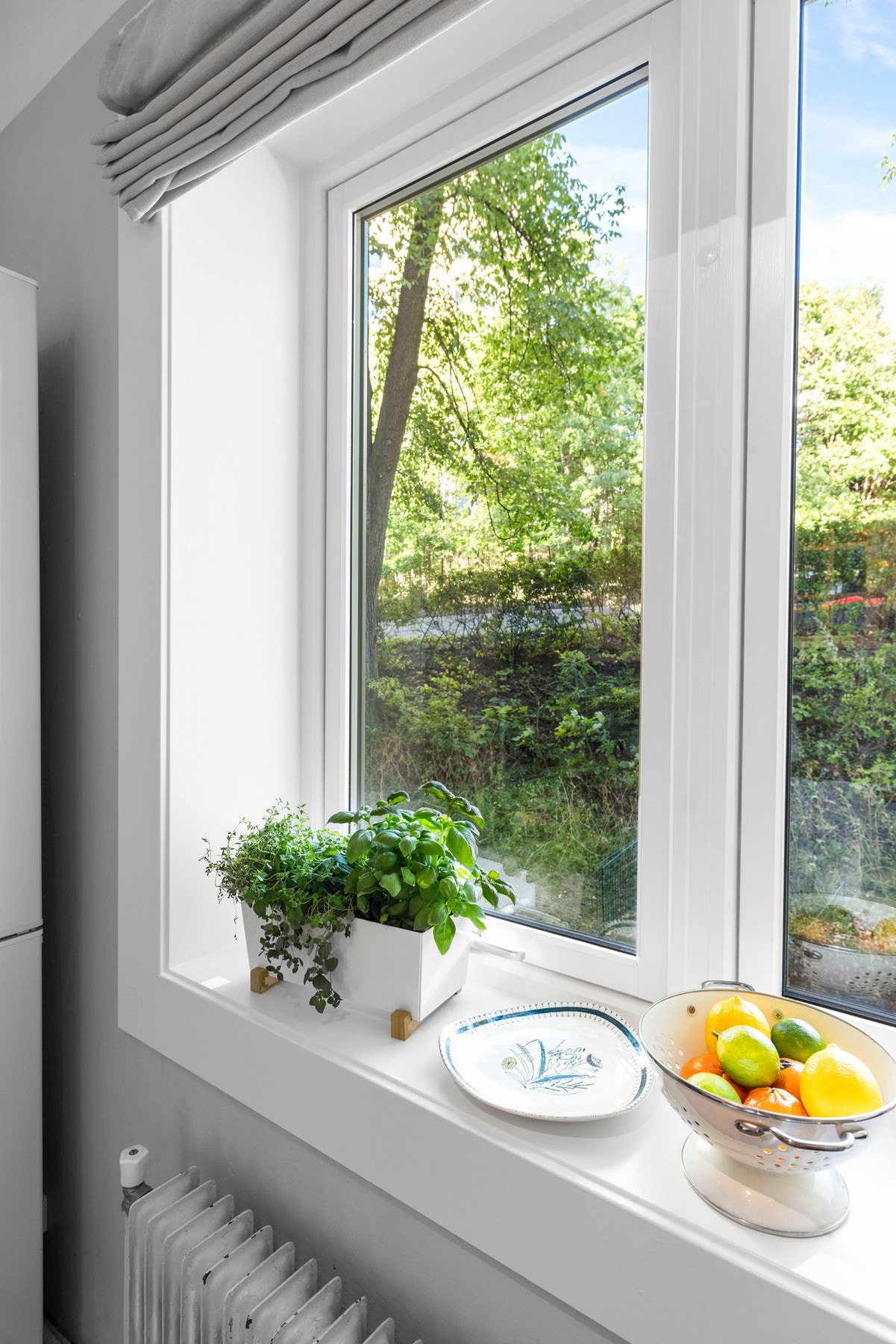 Også her har du frodig utsikt gjennom store vindusflater. Galleribilde