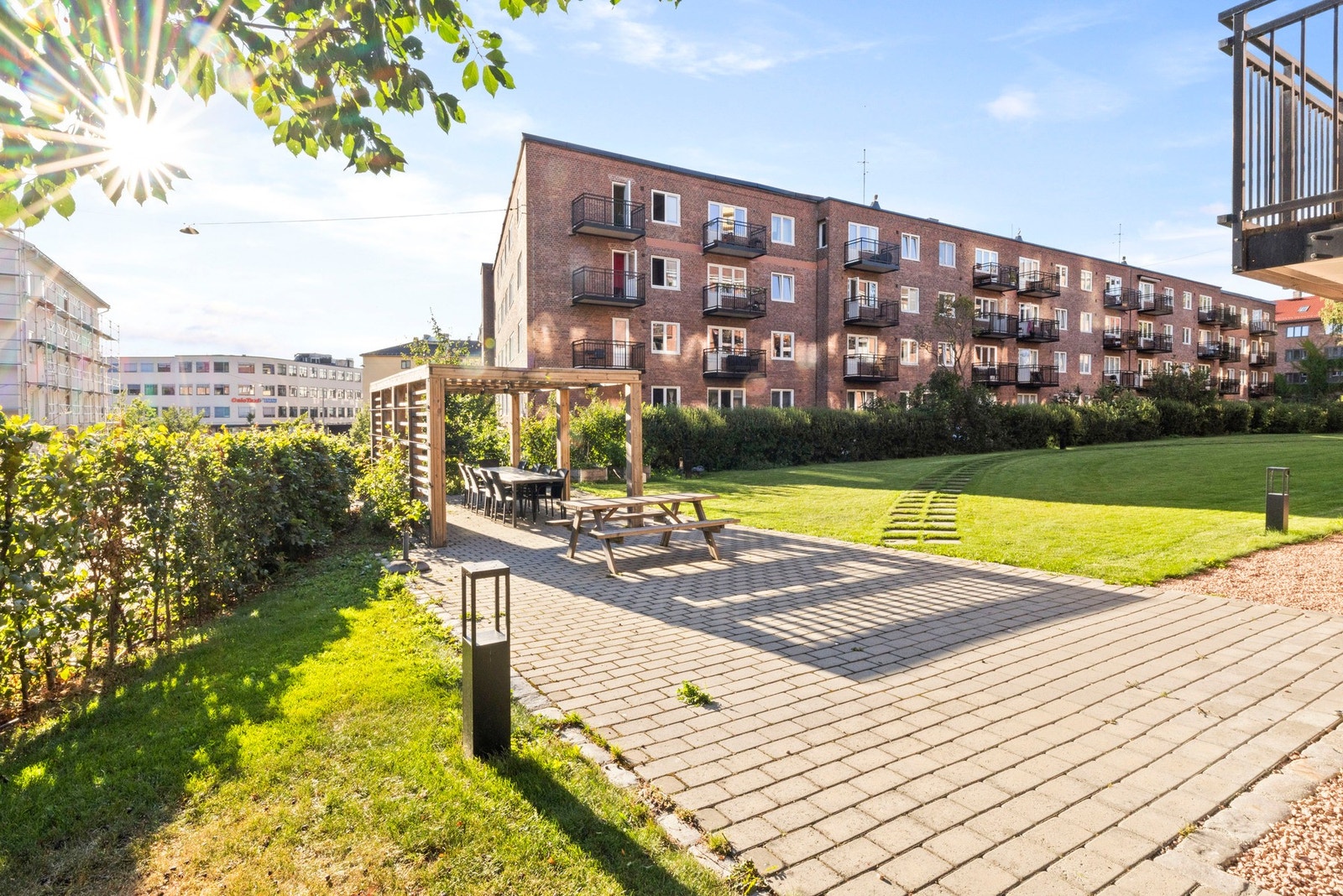 Borettslaget er kjent for sine flotte grøntområder som tas vare på av et eget hagelag. Galleribilde