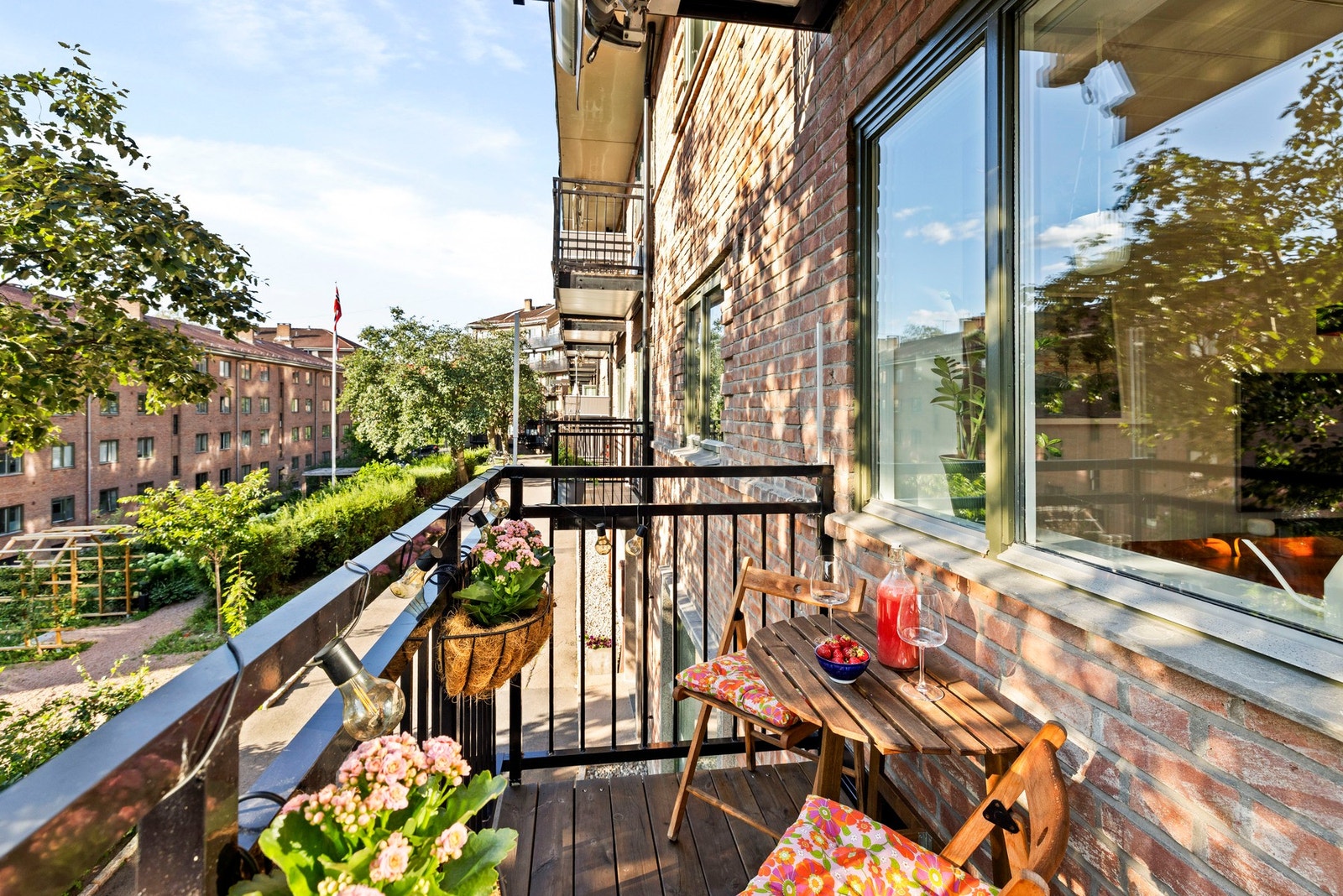 Stine Lilly Horgen v/ EIE eiendomsmegling har gleden av å presentere Grenseveien 11F! Galleribilde