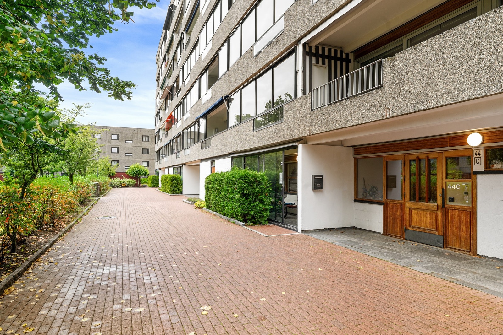 Meklenborg borettslag fremstår som et hyggelig borettslag, hvor det er lagt vekt på trivelige fellesområder. Galleribilde