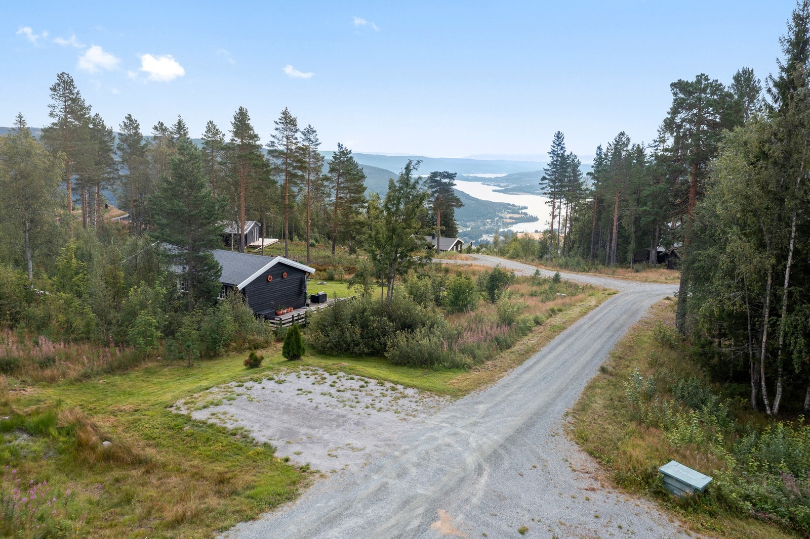 Biloppstillingsplass til 3 biler Galleribilde