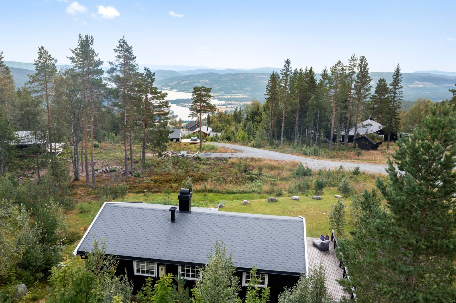 Utsikt og hytten Galleribilde