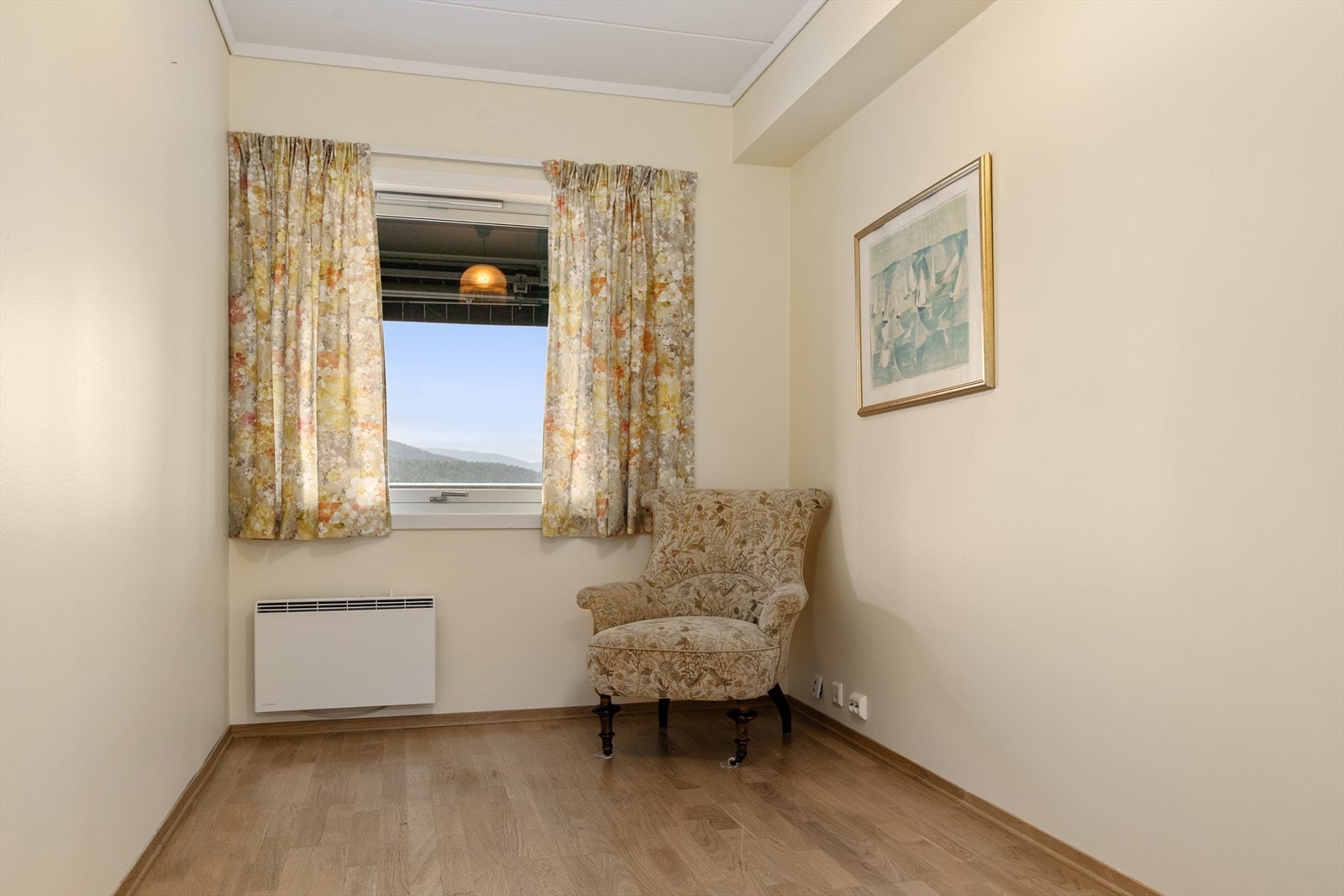 Det andre soverommet egner seg godt som barnerom, gjesterom eller kontor. Galleribilde