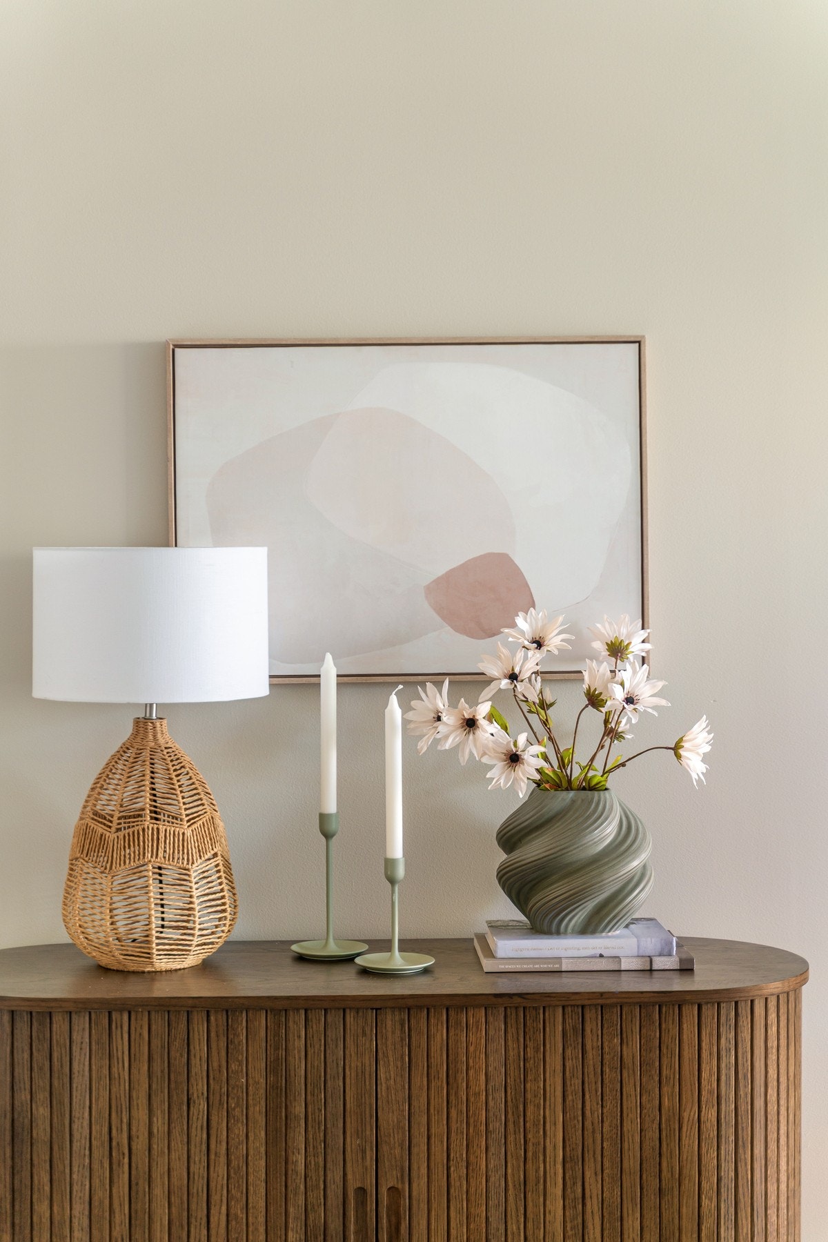 Gjennomgående gode material- og fargevalg gjennom hele leiligheten. Galleribilde