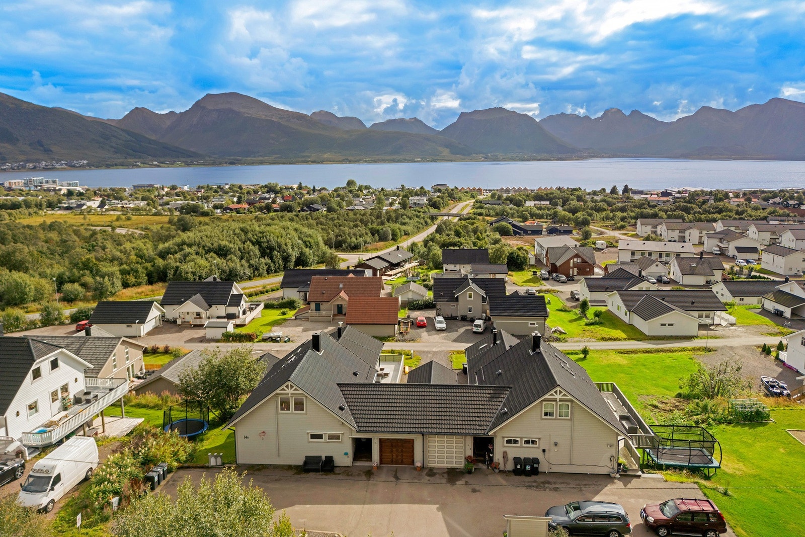 Boligen ligger øverst i Lamarka i blindgate og med nydelig utsikt! Galleribilde