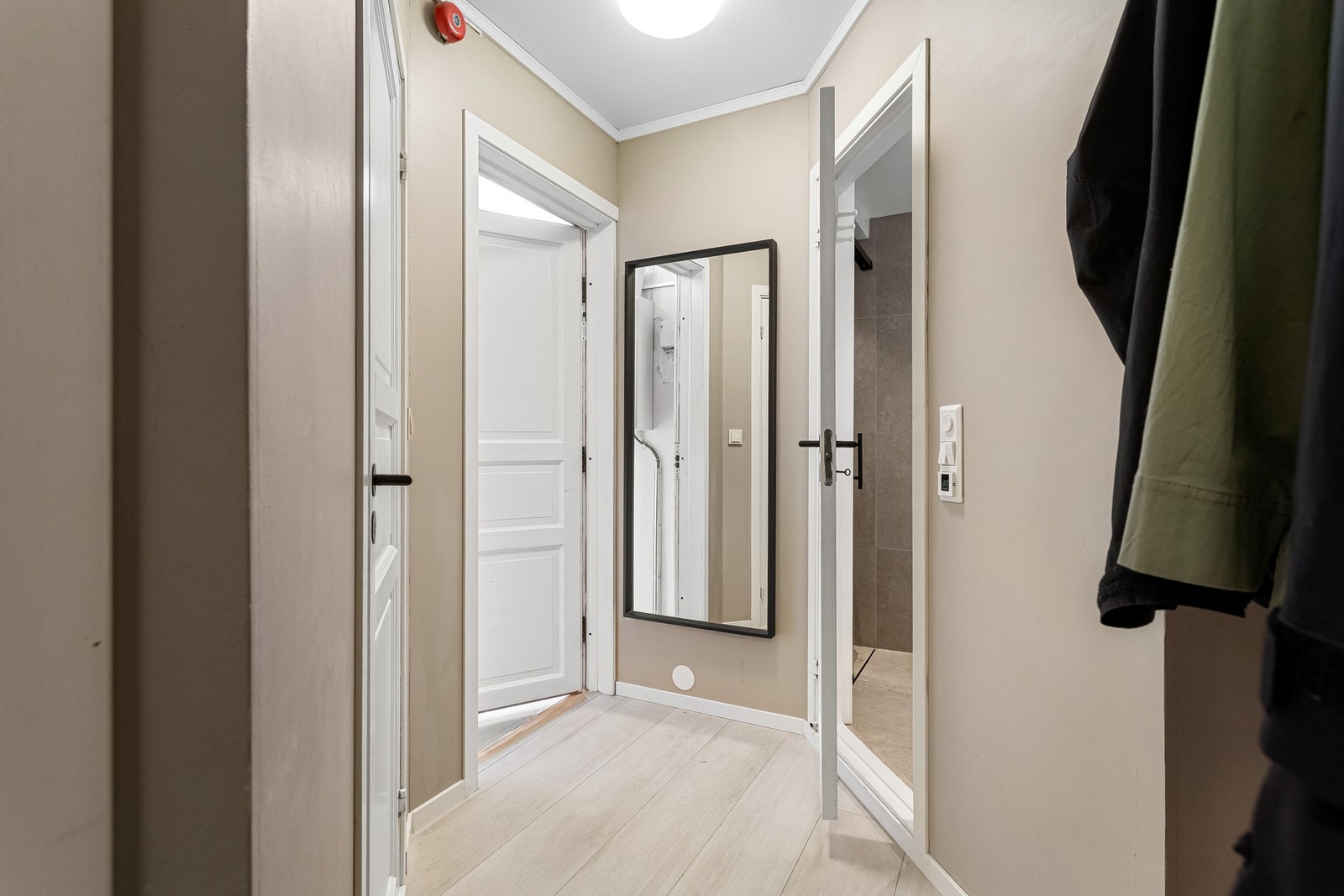 Lys og innbydende entré. Galleribilde