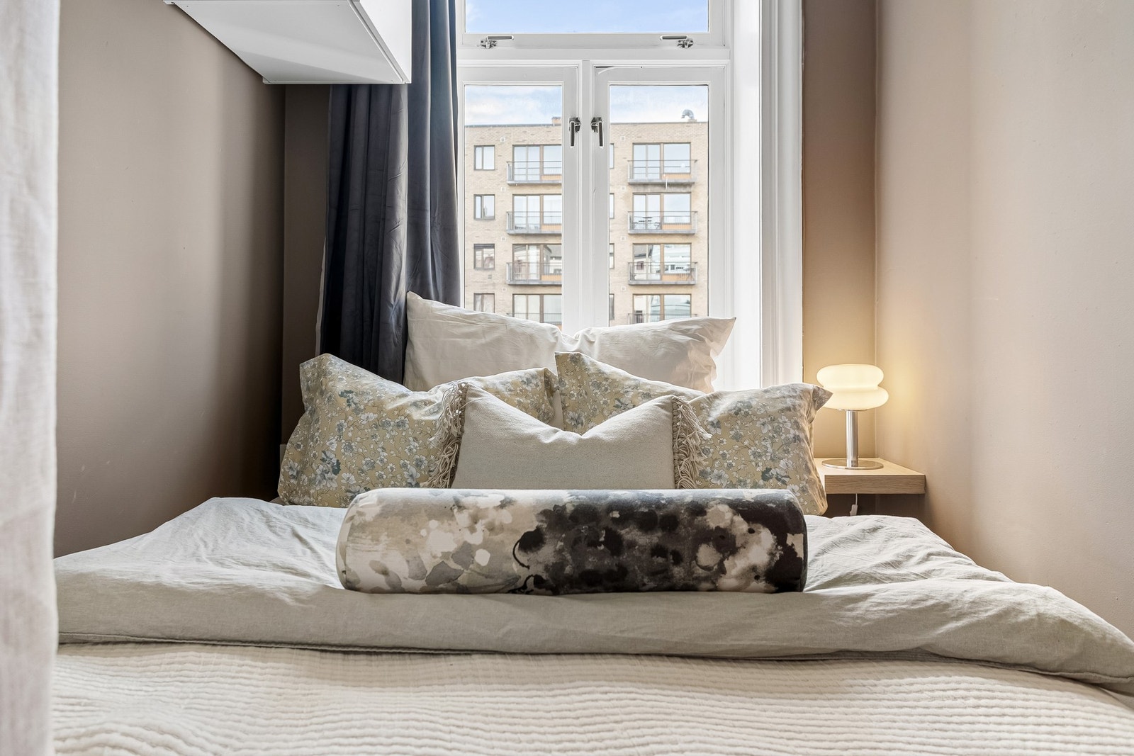 Vinduene slipper inn rikelig av naturlig lys. Galleribilde