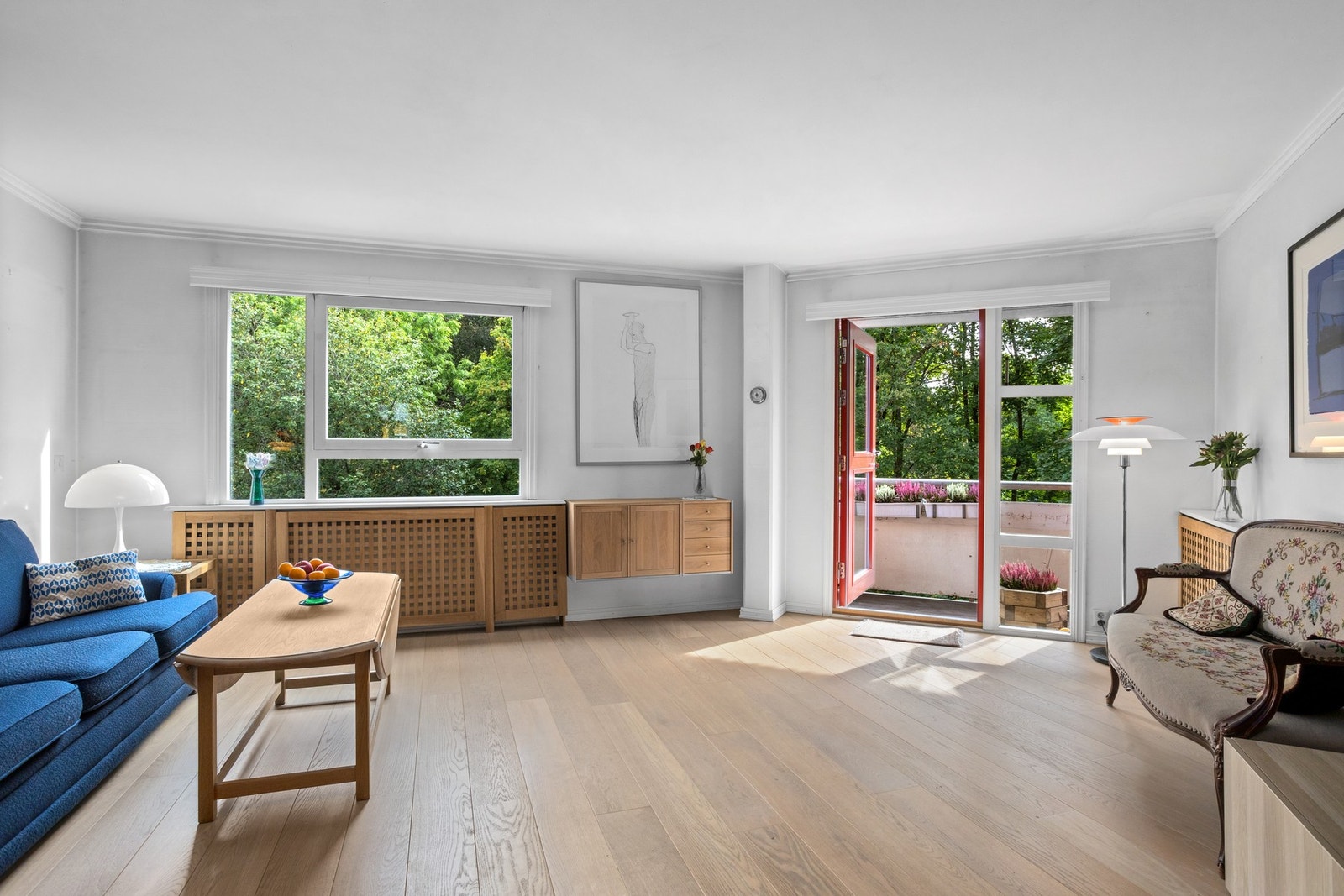 Velkommen til Gustav Vigelands vei 48, en usjenert 5-roms toppleilighet over 2 plan i populære Casinetto borettslag på Skøyen. Galleribilde