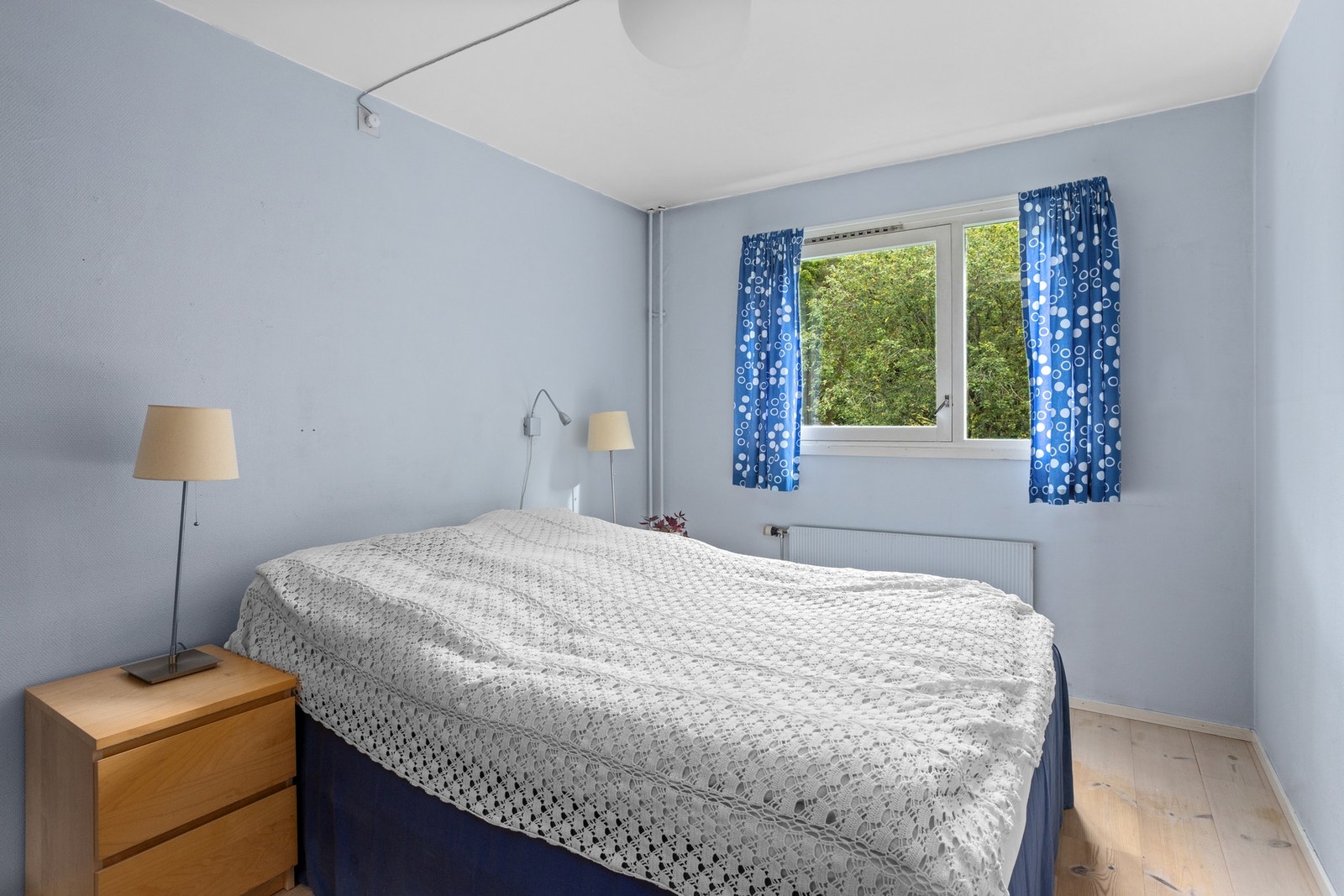 Leiligheten har 4 soverom. Hovedsoverommet er av god størrelse med plass til dobbeltseng. Galleribilde