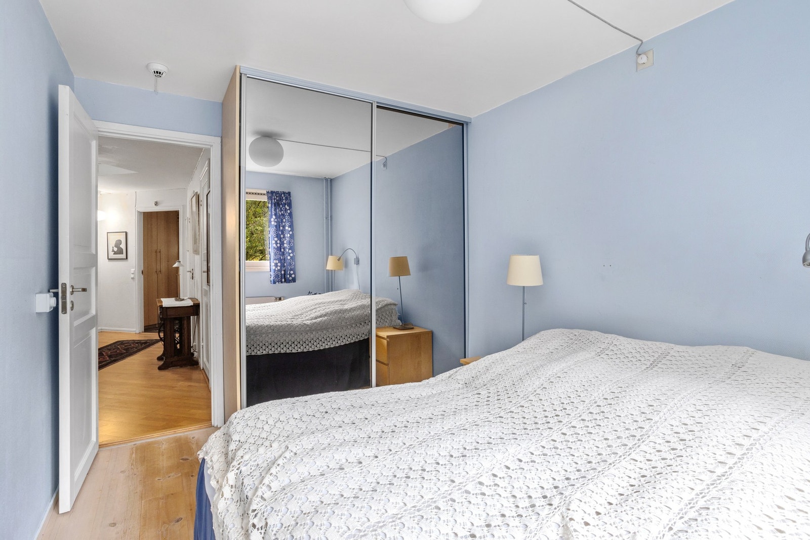 Garderobeskap på hovedsoverom. Galleribilde